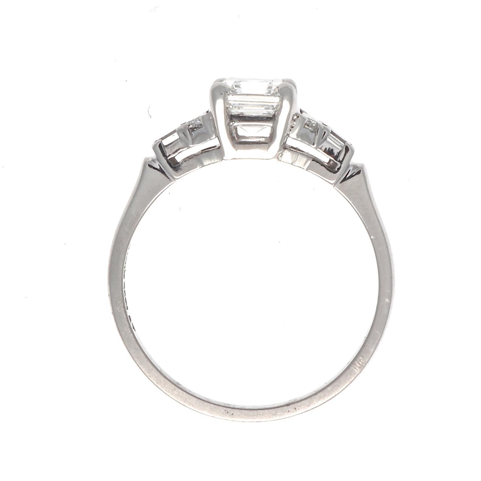Art Deco GIA 1.03 Carat Diamond Platinum Engagement Ring In Excellent Condition In Beverly Hills, CA