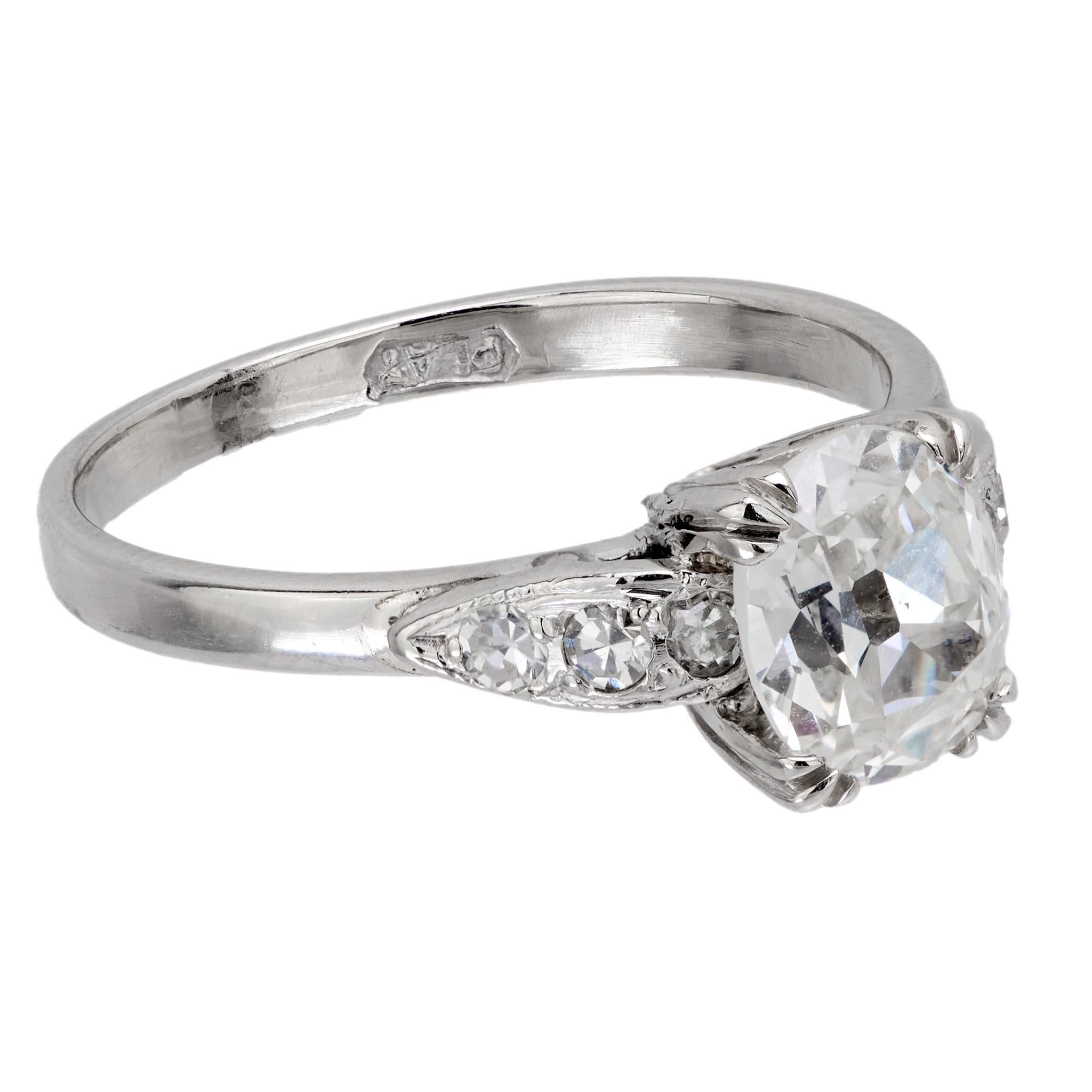 Art Deco GIA 1.14 carat old mine cut diamond platinum engagement ring In Good Condition For Sale In Beverly Hills, CA