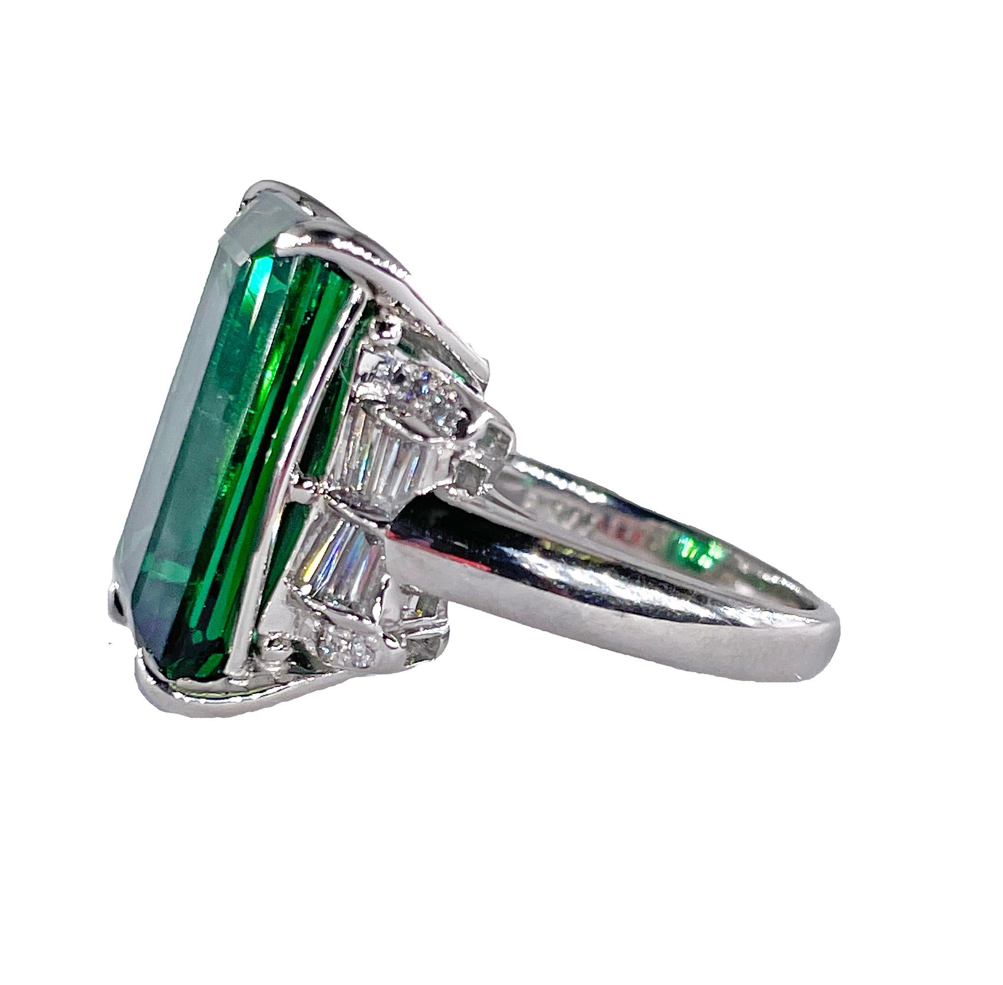 Art Deco GIA 12.18ctw Green Tourmaline Diamond Platinum Vintage Cocktail Ring For Sale 1