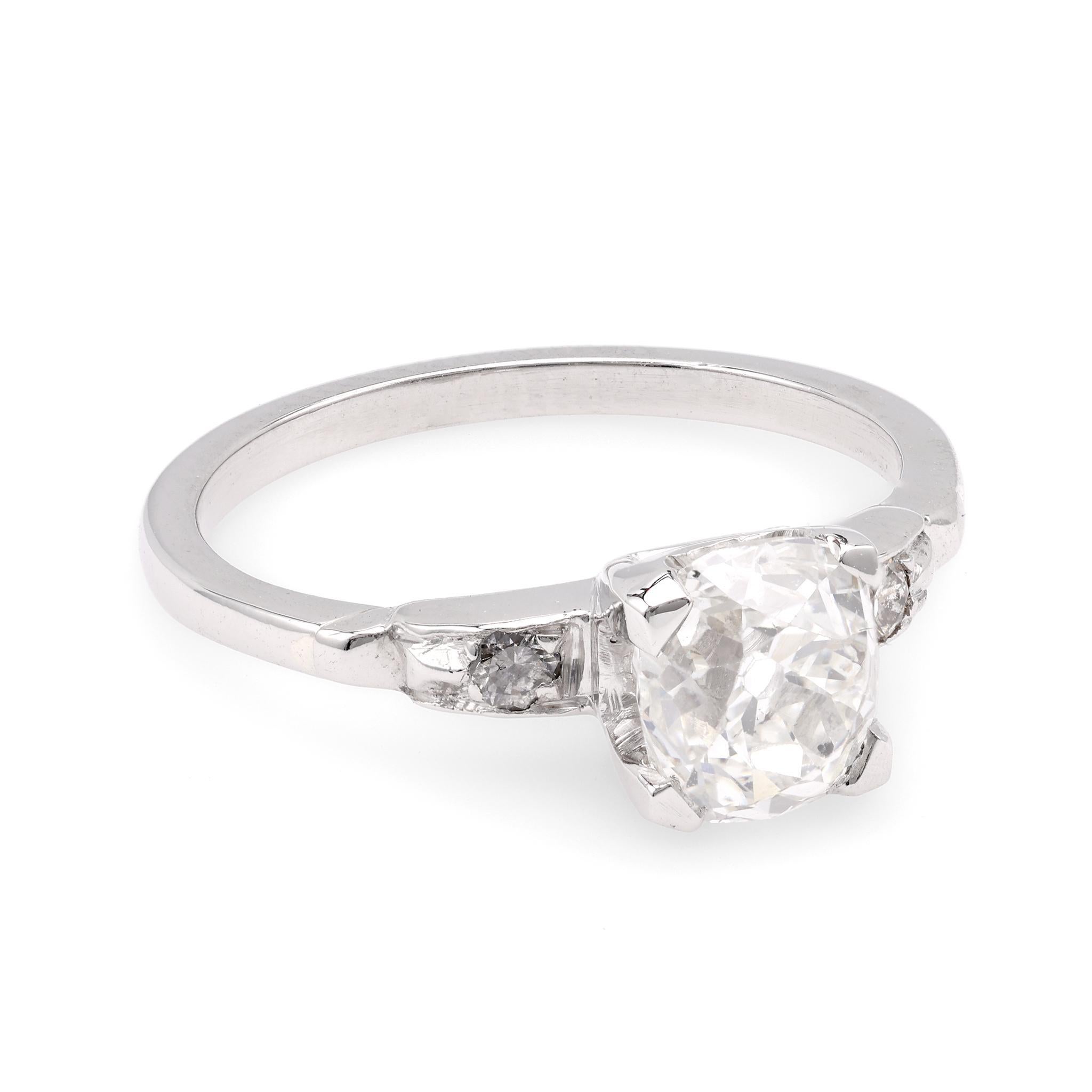 Art Deco GIA 1.32 Karat Diamant Platin Verlobungsring im Minenschliff (Art déco)