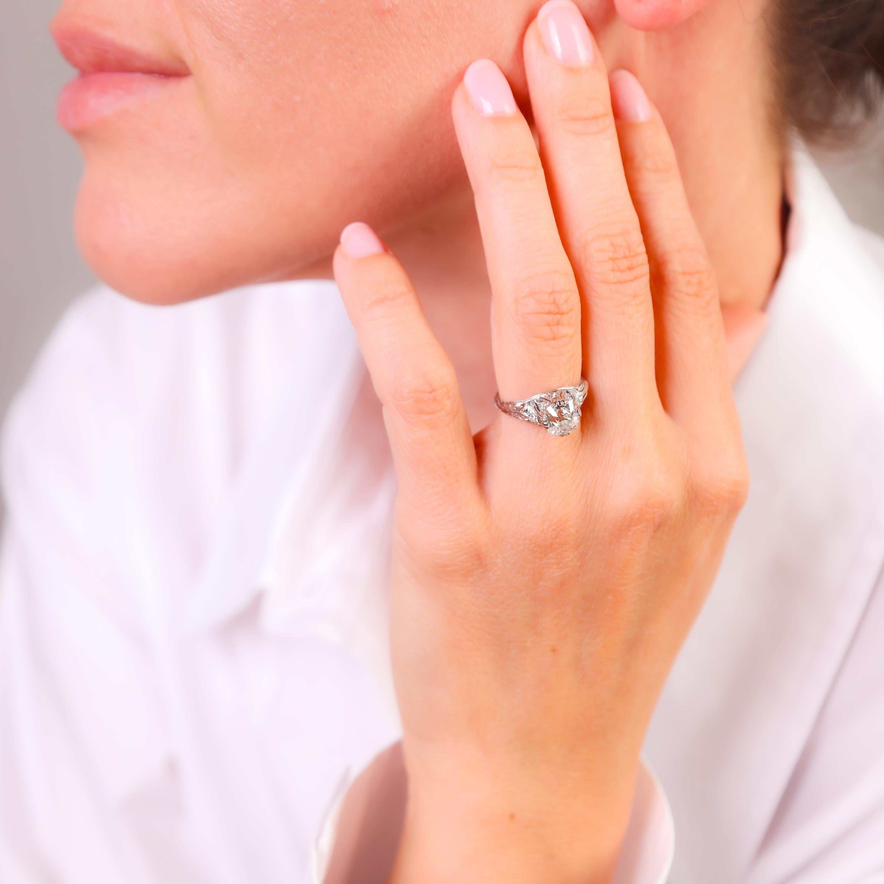 Art Deco GIA 1.50 carat old mine diamond platinum engagement ring In Excellent Condition For Sale In Beverly Hills, CA