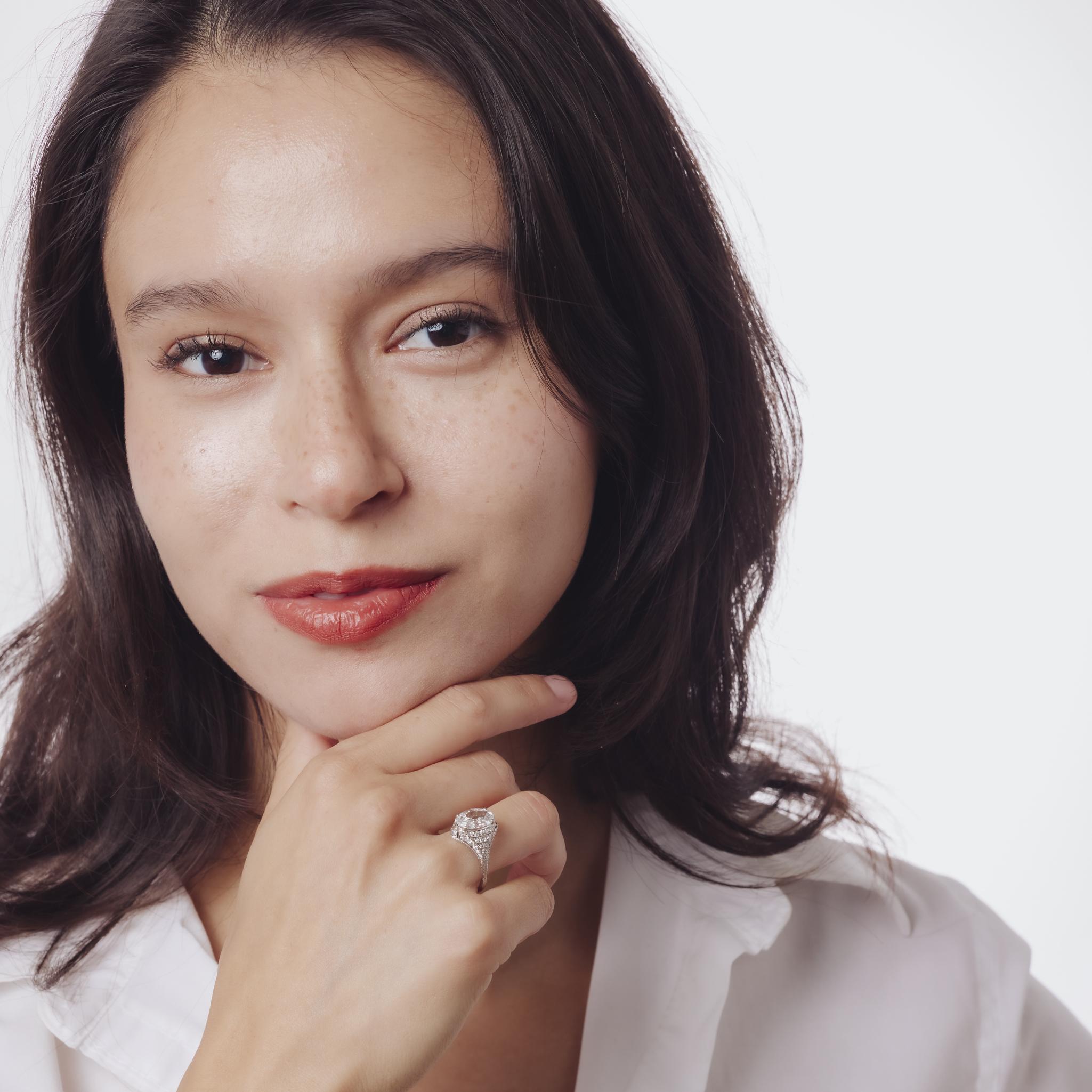 Bague de fiançailles en platine Art déco GIA 1,52 carat diamant taille ovale Bon état - En vente à Beverly Hills, CA