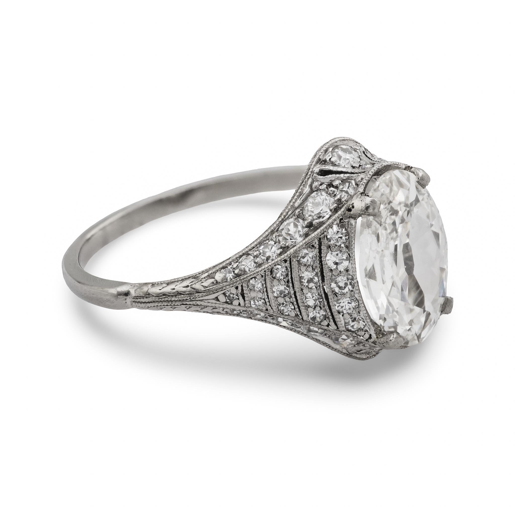 Bague de fiançailles en platine Art déco GIA 1,52 carat diamant taille ovale Pour femmes en vente