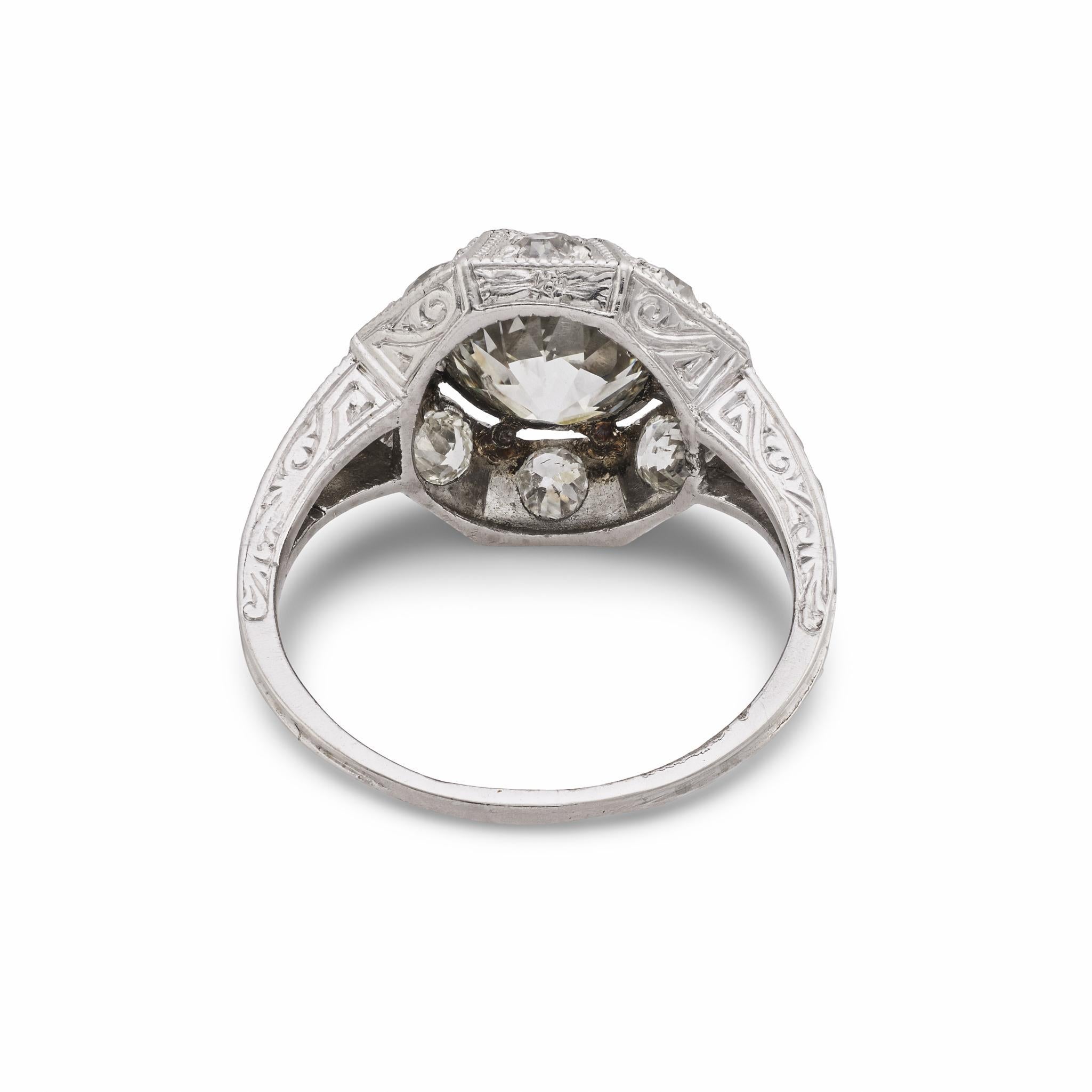 Taille vieille Europe Bague de fiançailles Art déco en platine avec diamant de 1.53 carat certifié GIA en vente