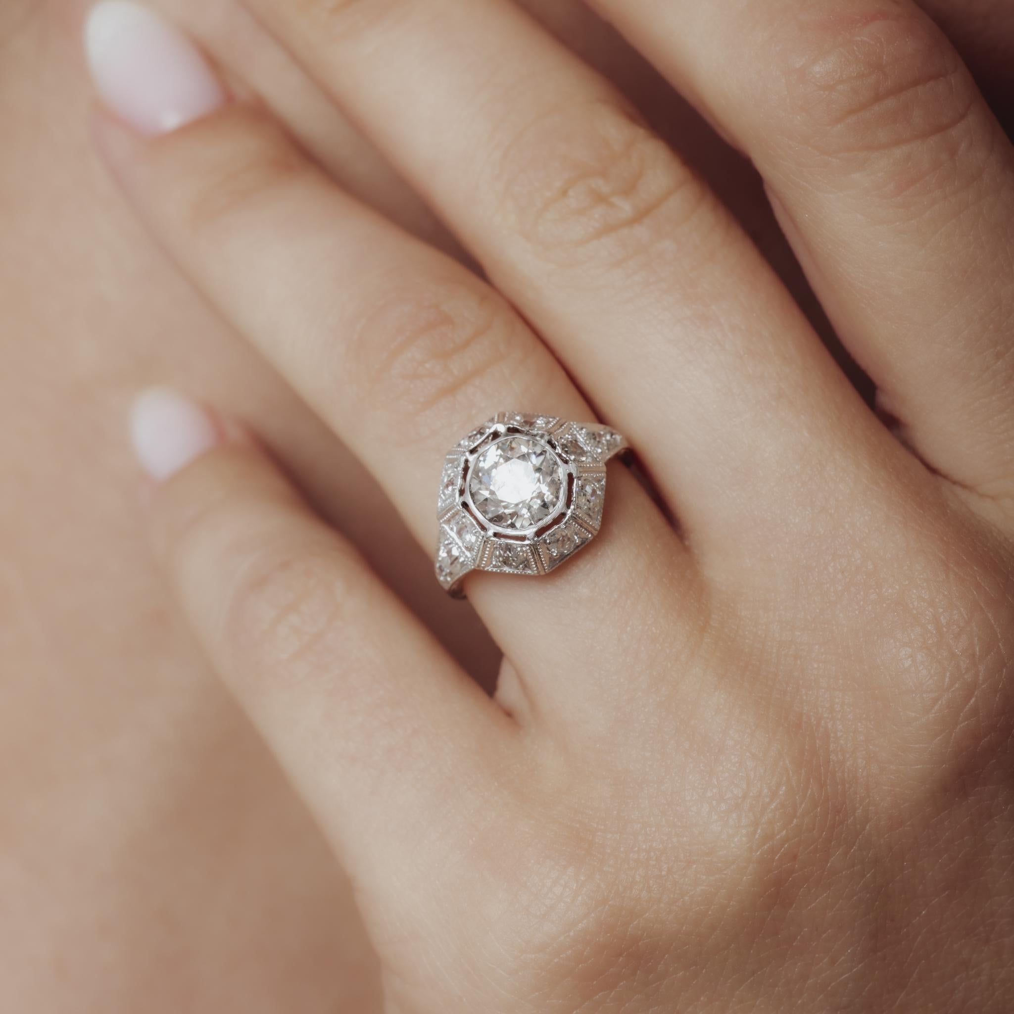 Bague de fiançailles Art déco en platine avec diamant de 1.53 carat certifié GIA en vente 1