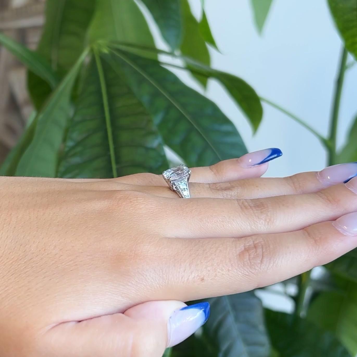 Women's or Men's Art Deco GIA 1.54 Carats Cushion Cut Diamond Platinum Engagement Ring