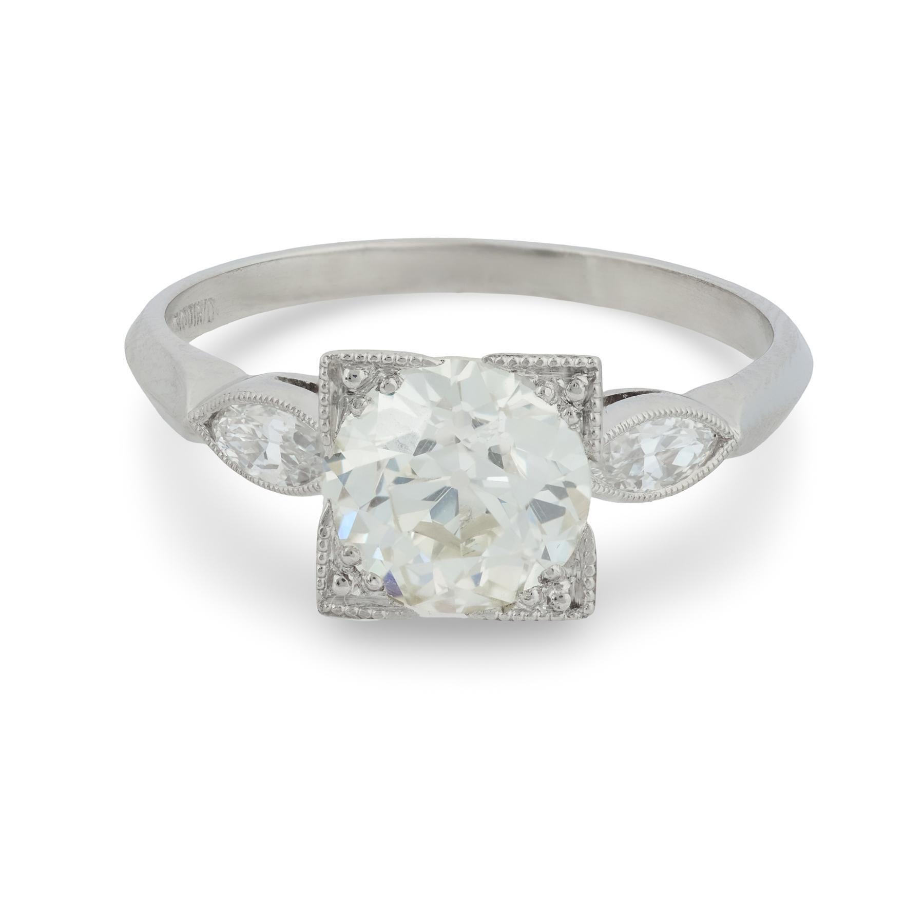 Art Déco Anello di fidanzamento in platino con diamante vecchio taglio europeo Art Deco GIA da 1.56 carati in vendita