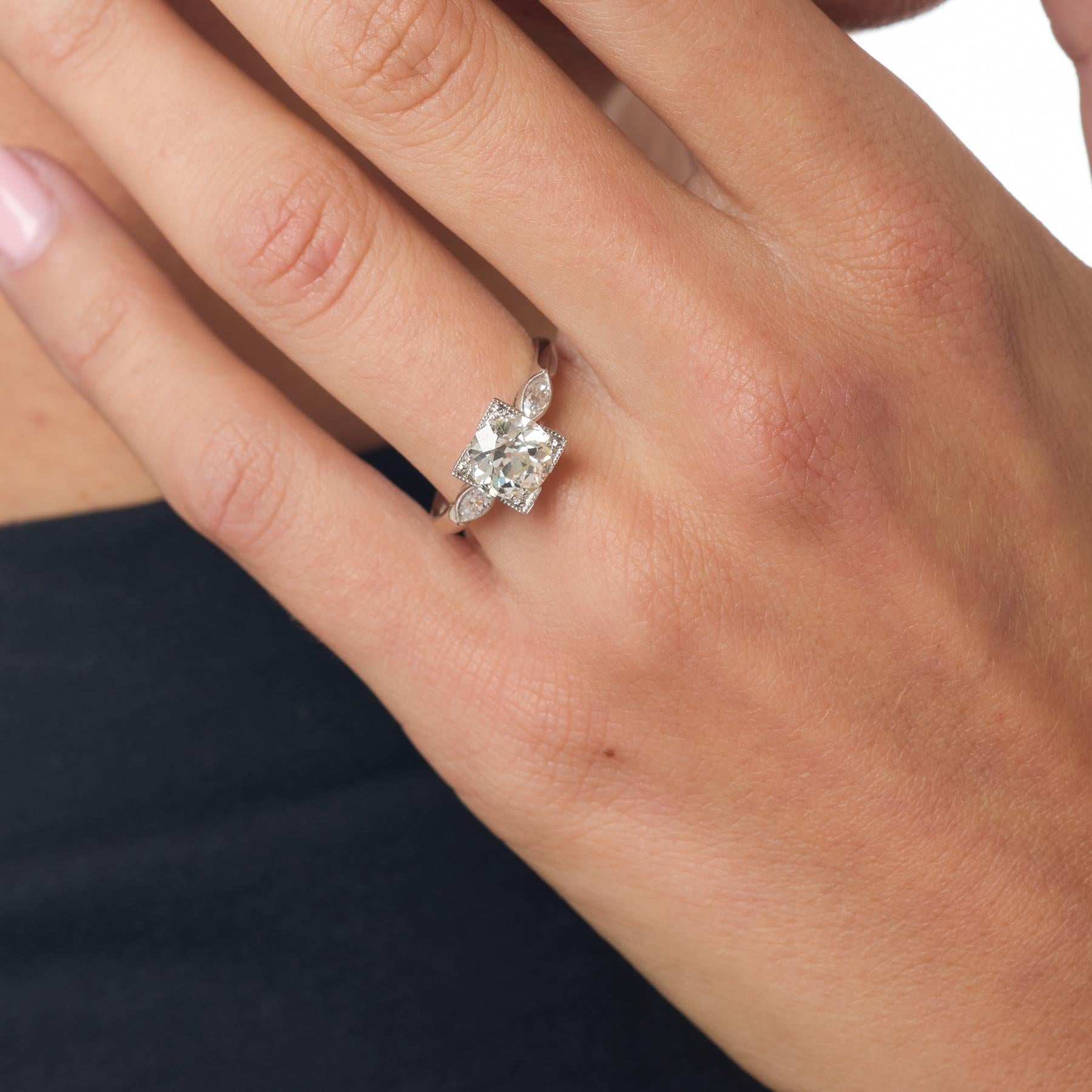 Donna Anello di fidanzamento in platino con diamante vecchio taglio europeo Art Deco GIA da 1.56 carati in vendita