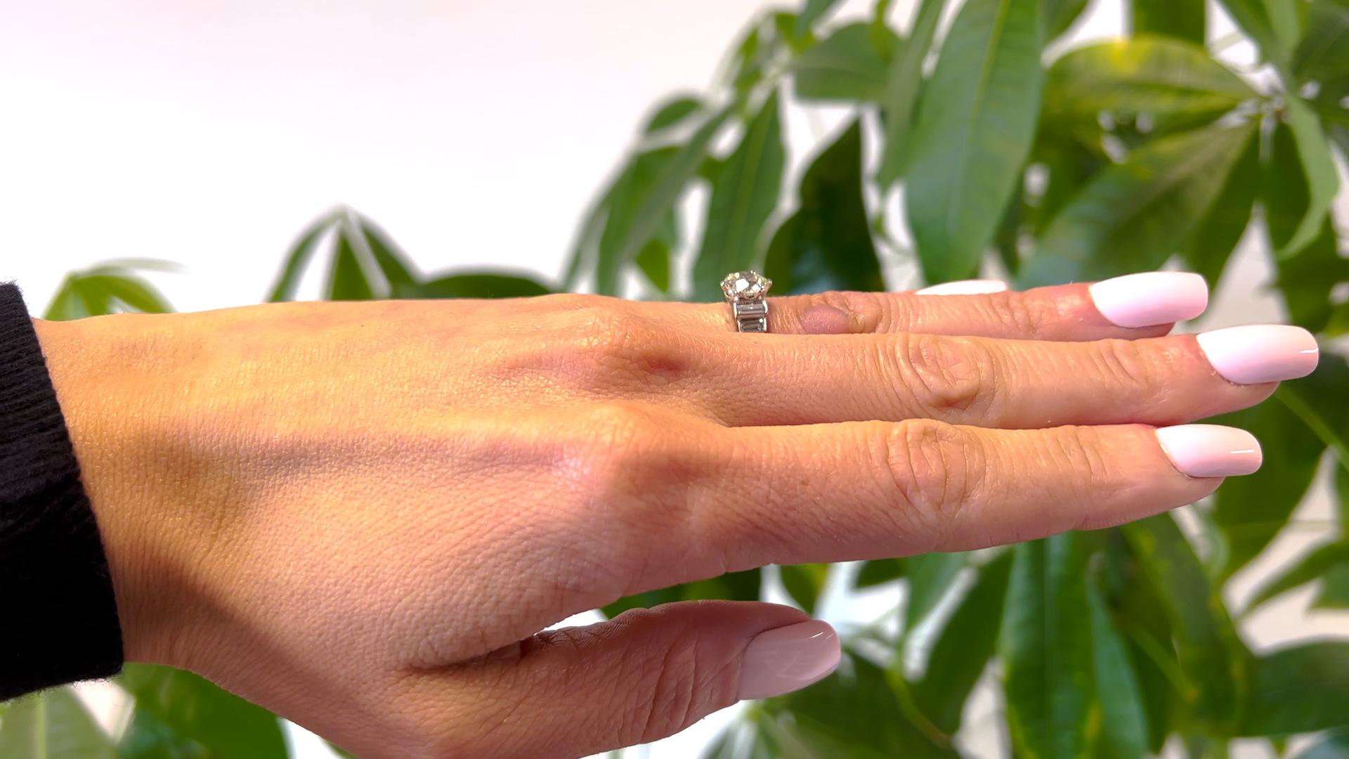 Platinring mit GIA 1.56 Karat Diamant im alteuropäischen Schliff im Art déco-Stil im Zustand „Gut“ in Beverly Hills, CA