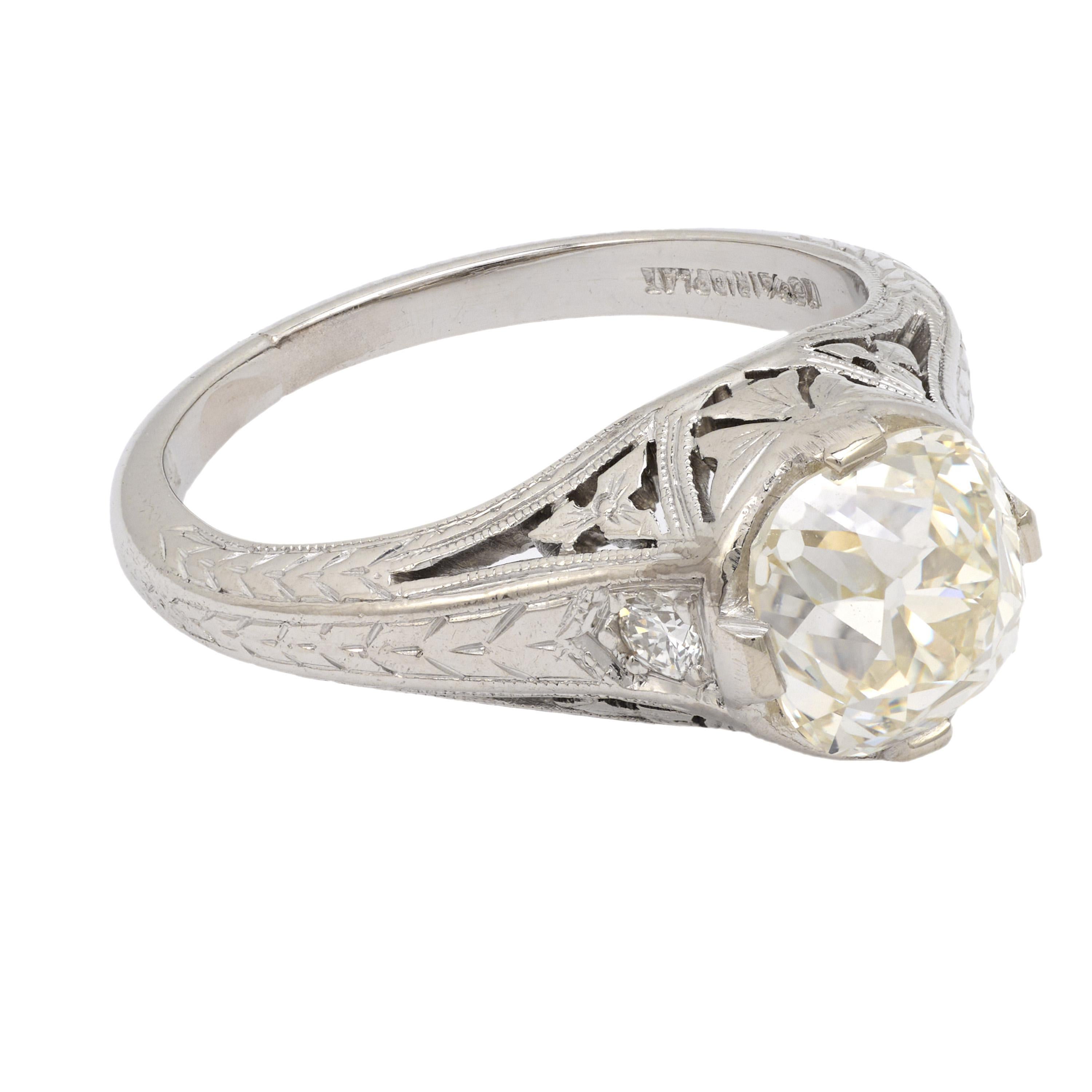 Art Deco GIA 1.65 carat diamond platinum engagement ring In Good Condition For Sale In Beverly Hills, CA