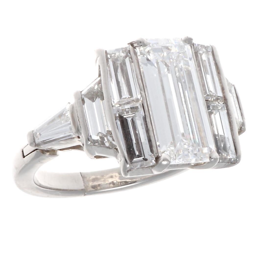 Art Deco GIA 1.68 Carat Emerald Cut Diamond Platinum Engagement Ring Damen
