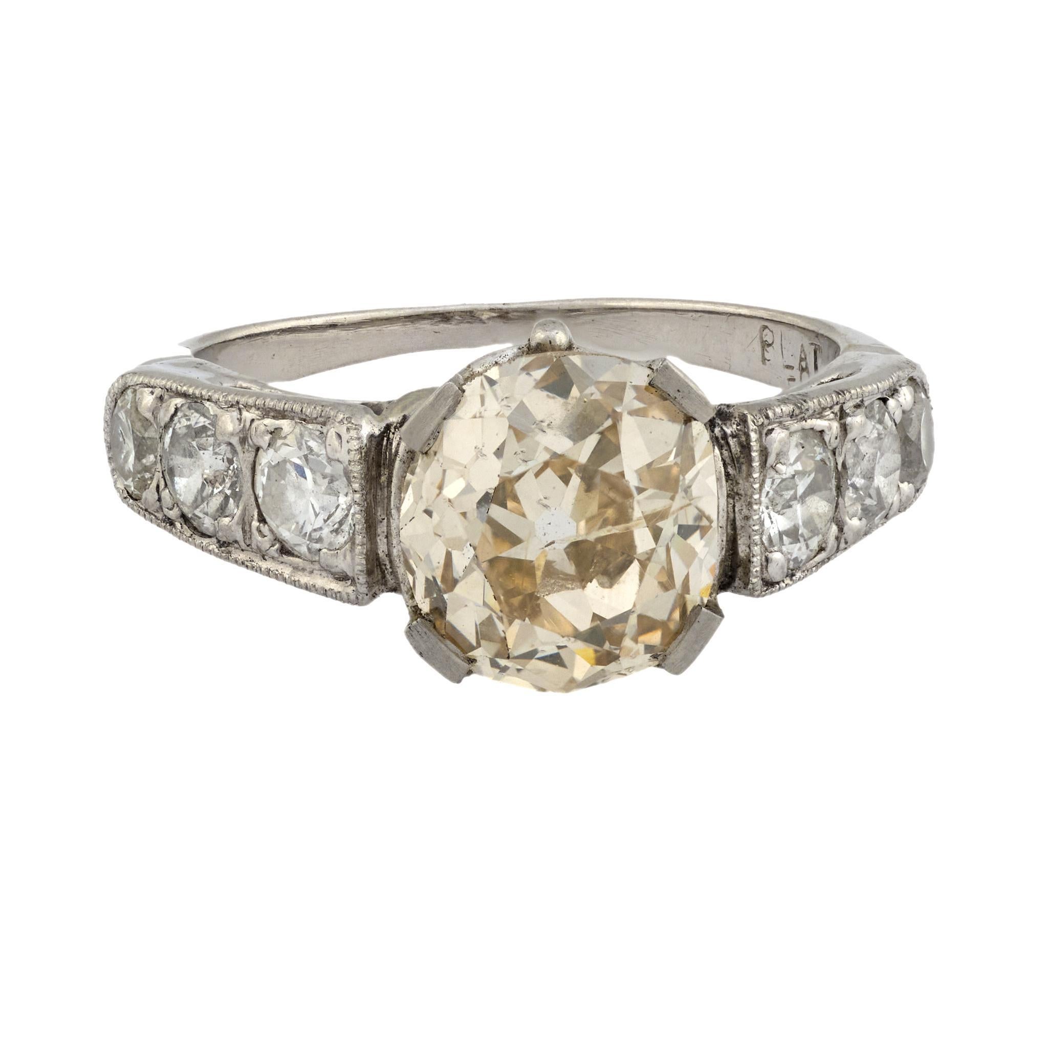 Anillo de compromiso de platino con diamante talla mina antigua Art Déco GIA de 1.70 quilates Art Decó en venta