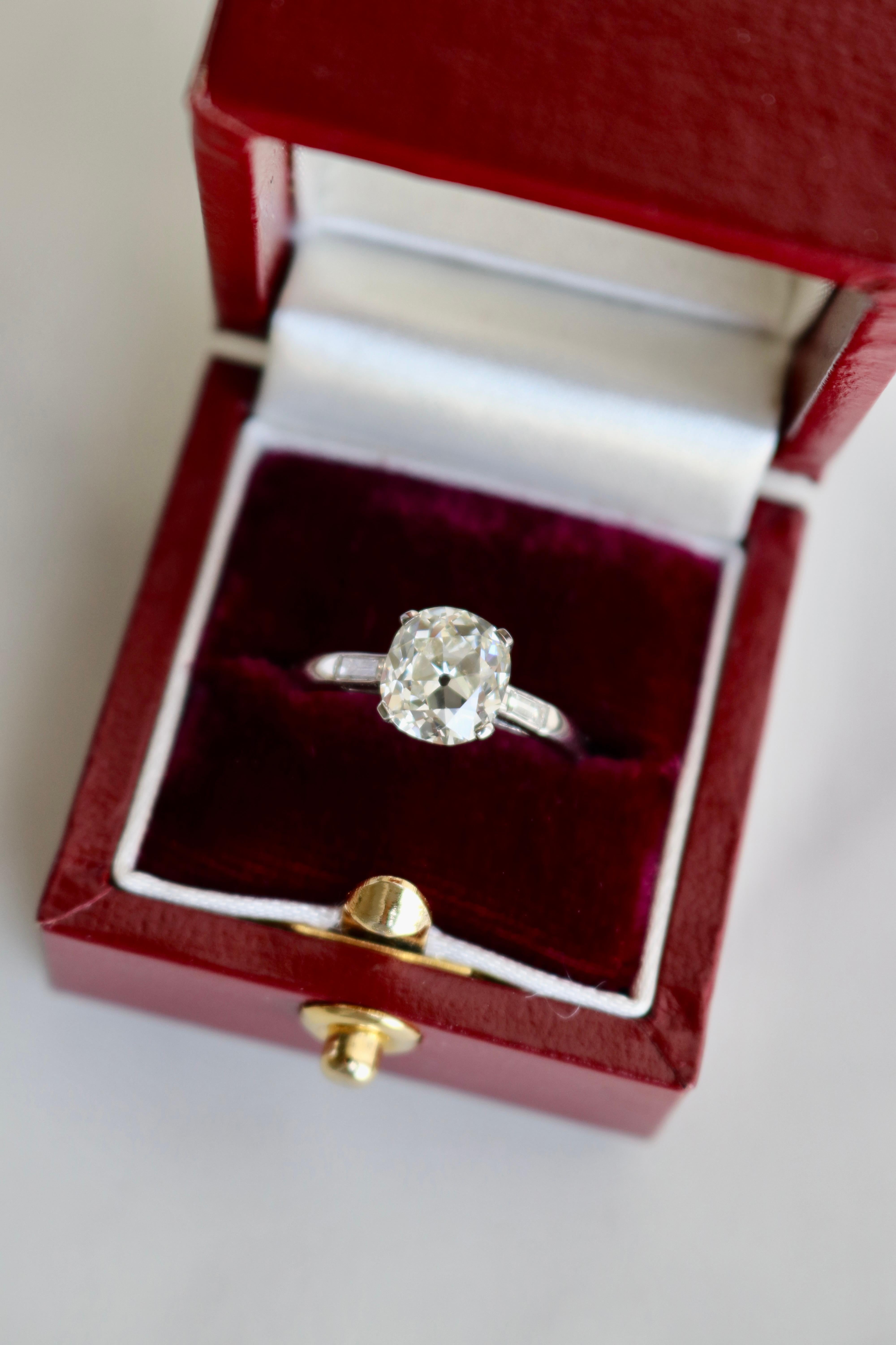 Art Deco GIA 1.71 Carat Old Mine Cut Diamond Platinum Ring For Sale 2