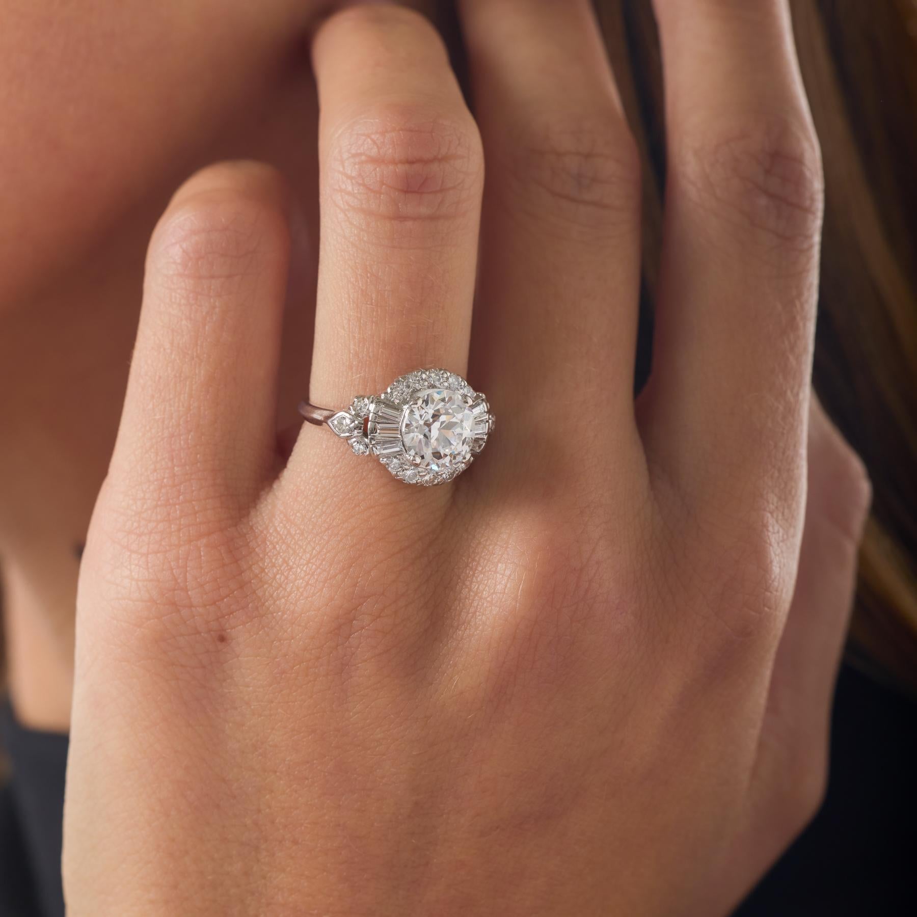 Anillo de compromiso de platino con diamante talla europea antigua Art Déco GIA de 2.04 quilates Corte europeo antiguo en venta