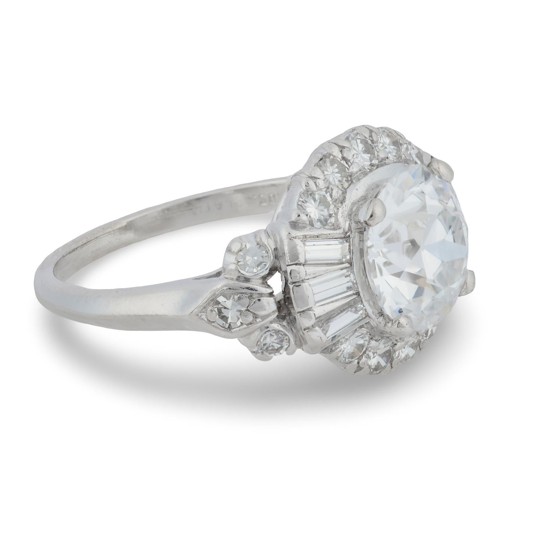 Anillo de compromiso de platino con diamante talla europea antigua Art Déco GIA de 2.04 quilates en Bueno estado para la venta en Beverly Hills, CA