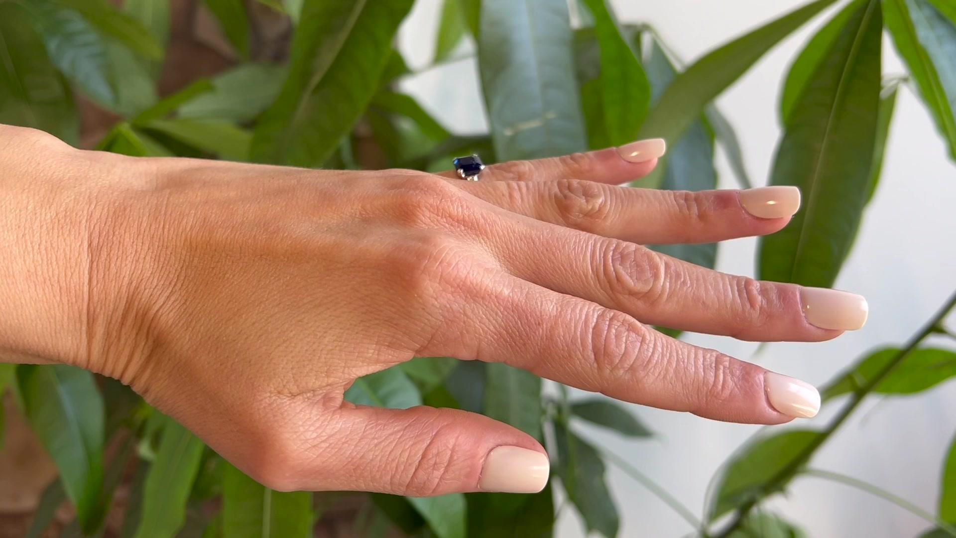 Art Deco GIA 2.06 Carats Sri Lanka Sapphire Diamond Platinum Ring In Excellent Condition In Beverly Hills, CA