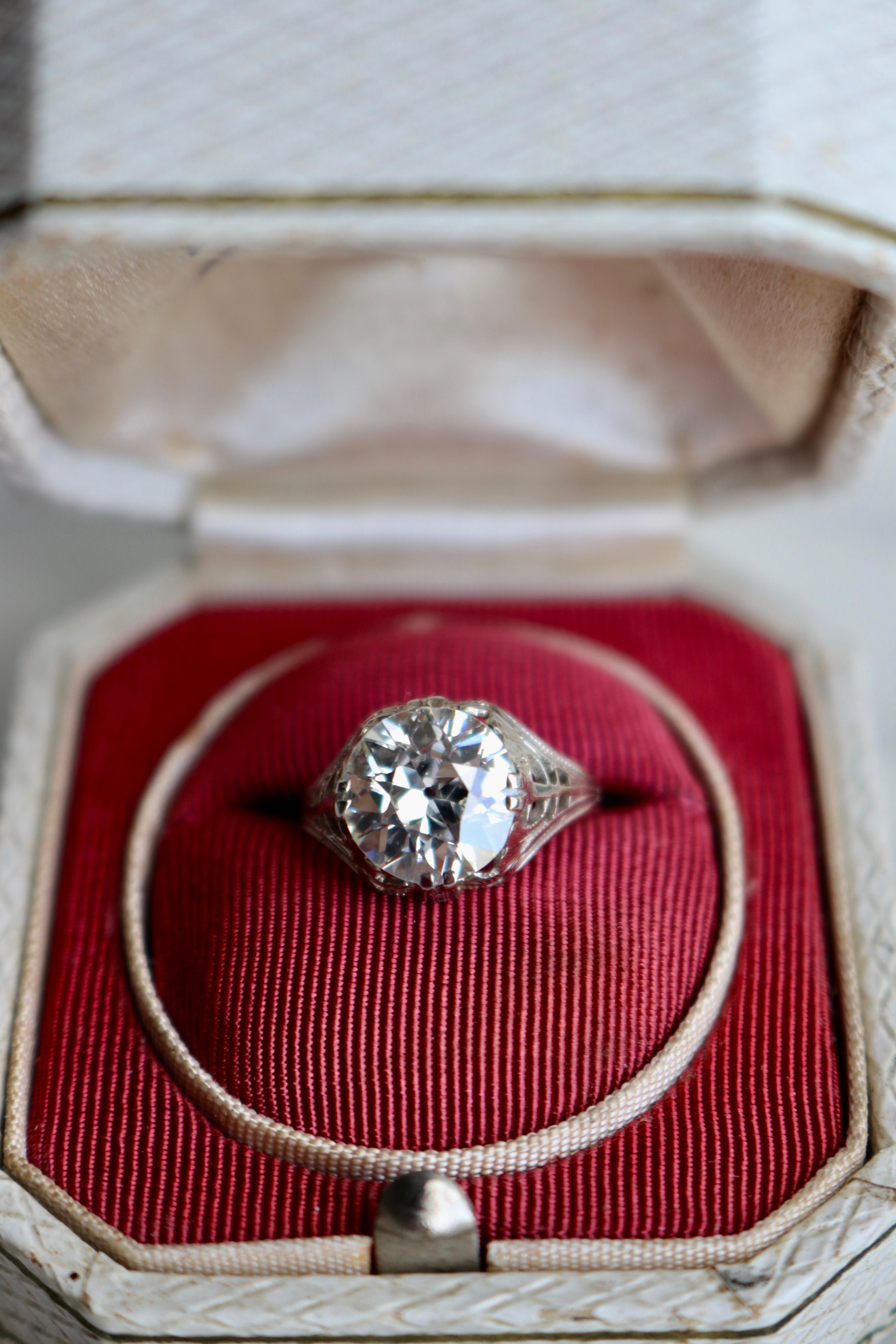 Art Deco GIA 2.08 Carat Old European Cut Diamond 14k White Gold Ring For Sale 2