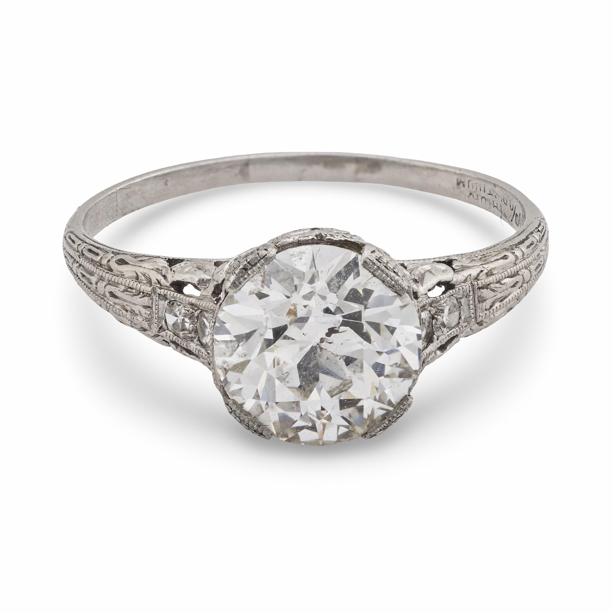 Taille vieille Europe Bague de fiançailles Art déco en platine avec diamant de 2.16 carat certifié GIA en vente