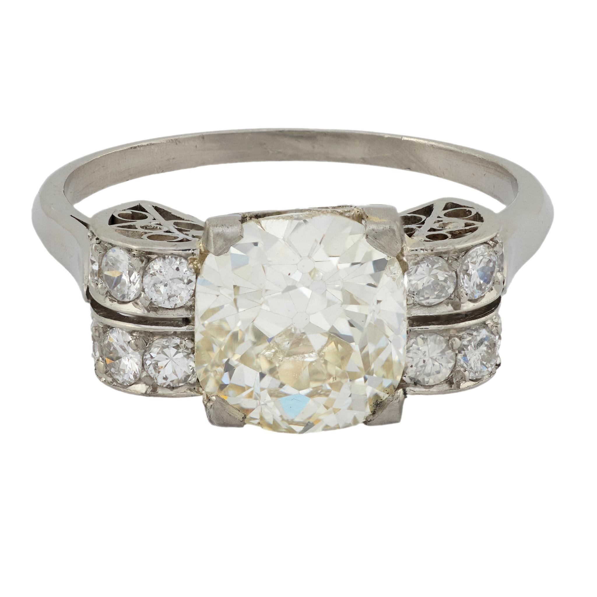 Art Déco Anello di fidanzamento in platino con diamante Art Deco GIA da 2.37 carati in vendita