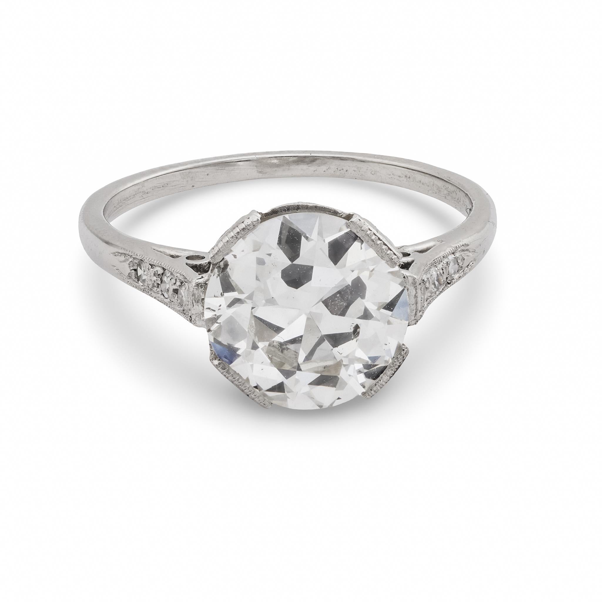 Taille vieille Europe Bague de fiançailles Art déco en platine avec diamant taille européenne ancienne de 2.37 carats certifié GIA en vente