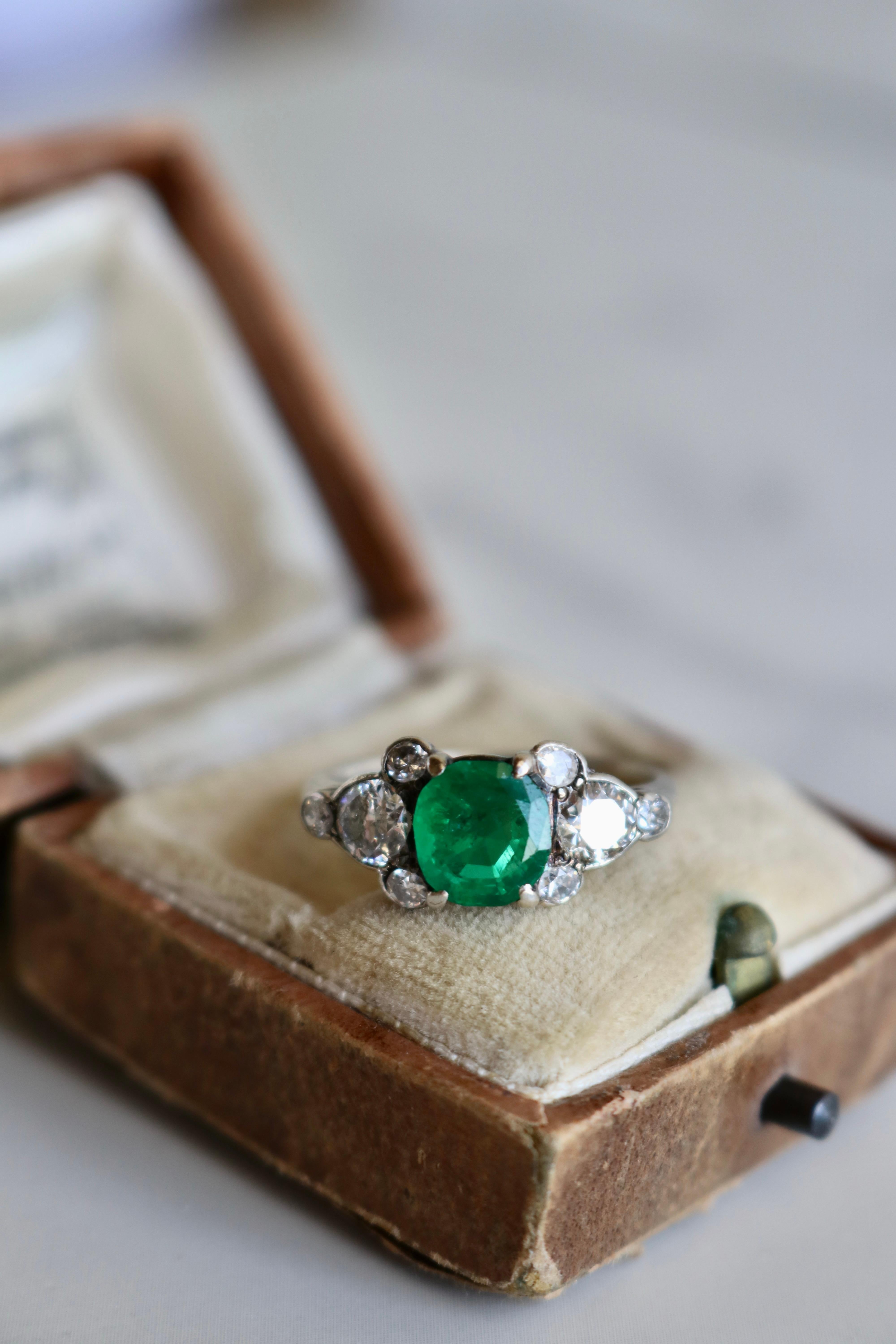 Art Deco GIA 2.42 Carat Brazilian Emerald and Diamond Silver Ring For Sale 1