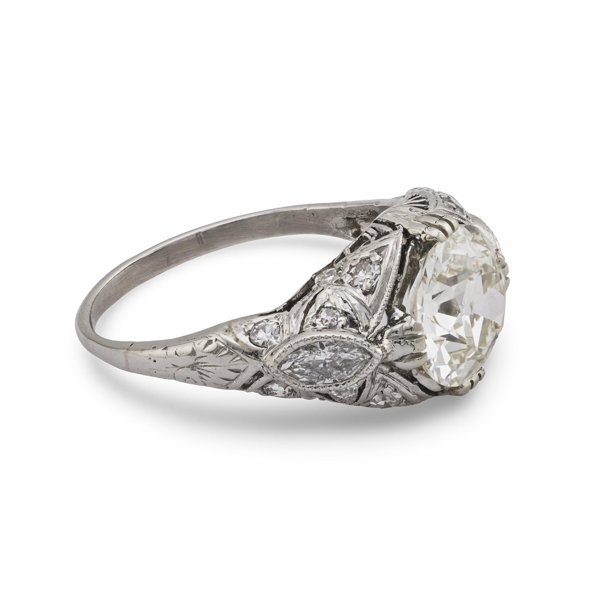 Bague de fiançailles Art déco en platine avec diamant taille européenne ancienne de 2.52 carats certifié GIA Pour femmes en vente
