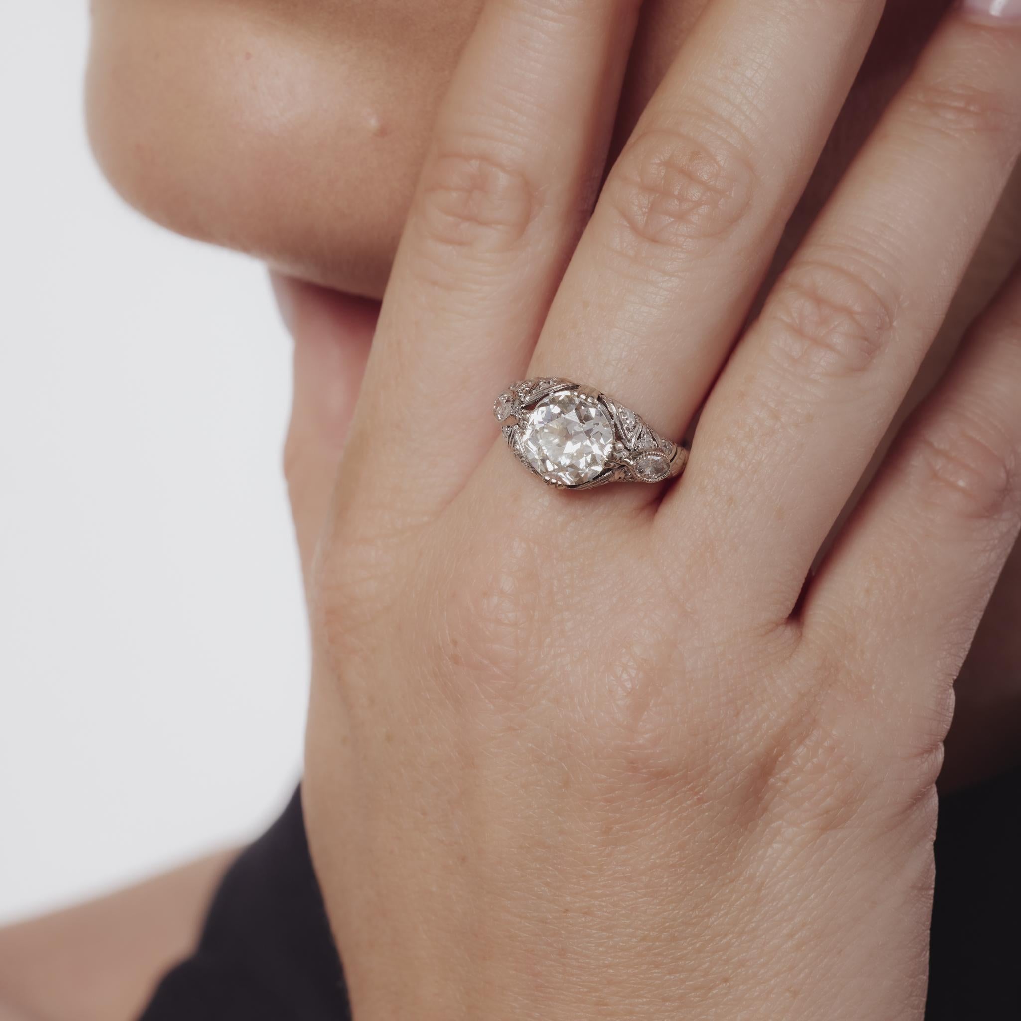 Bague de fiançailles Art déco en platine avec diamant taille européenne ancienne de 2.52 carats certifié GIA en vente 1