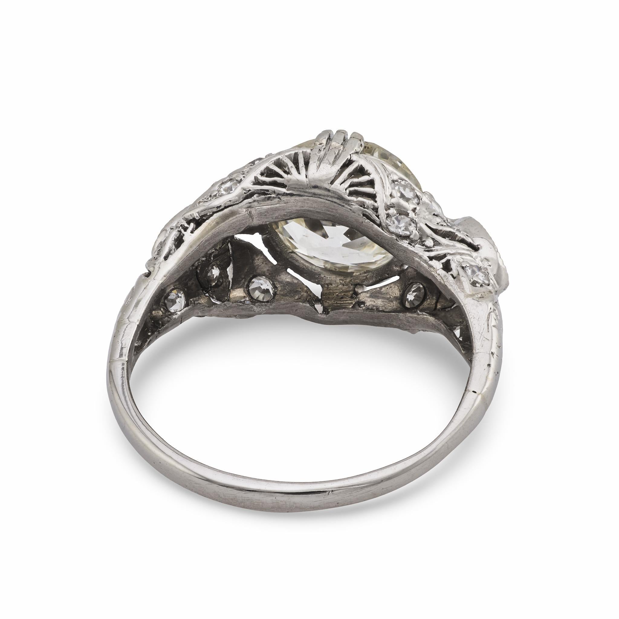 Bague de fiançailles Art déco en platine avec diamant taille européenne ancienne de 2.52 carats certifié GIA en vente 2