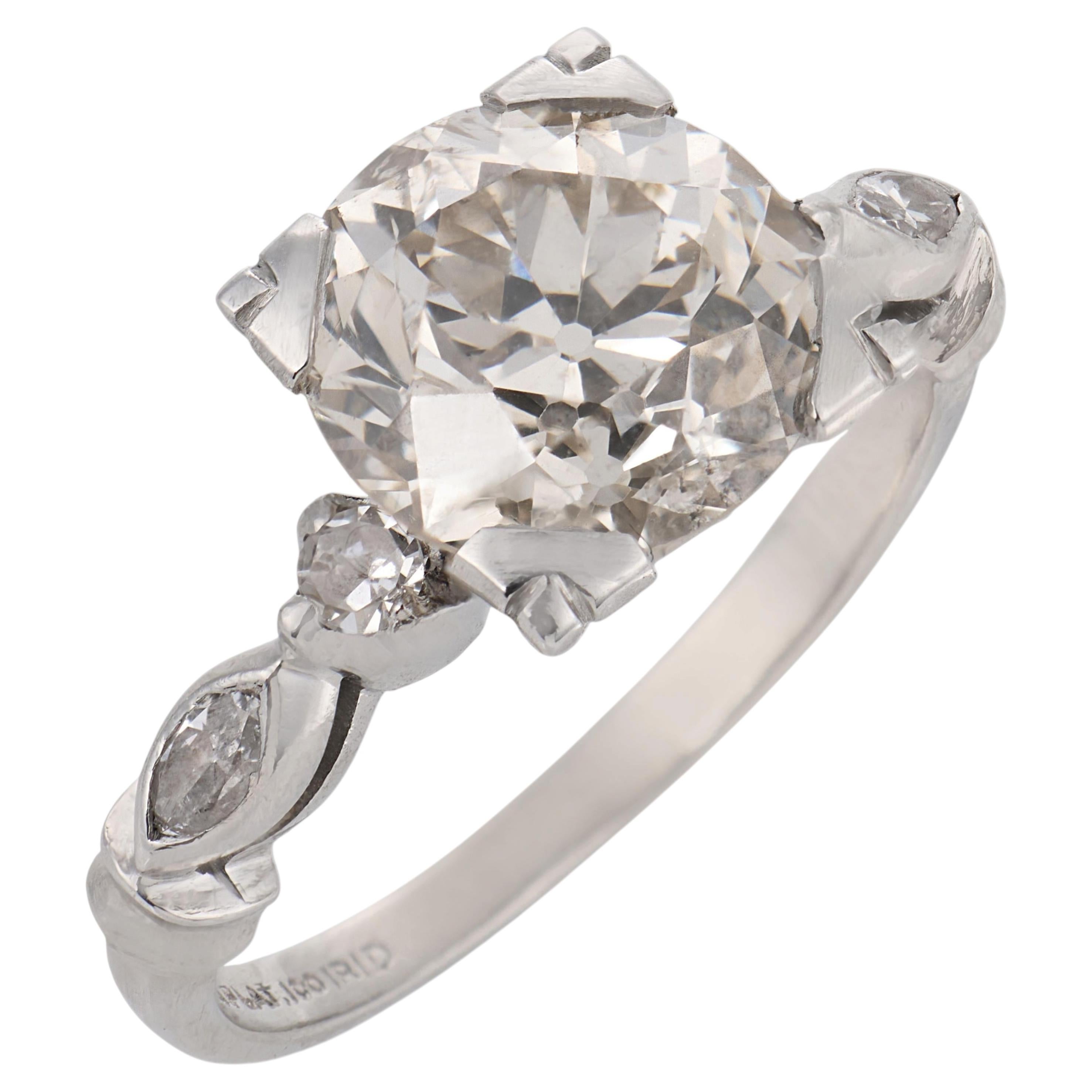 Anillo de compromiso de platino con un diamante Art Déco de 2,68 quilates certificado por el GIA