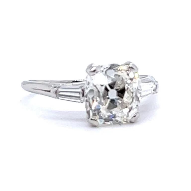 Art Deco GIA 2,74 Karat Diamant-Verlobungsring aus Platin mit altem Minenschliff im Zustand „Hervorragend“ in Beverly Hills, CA