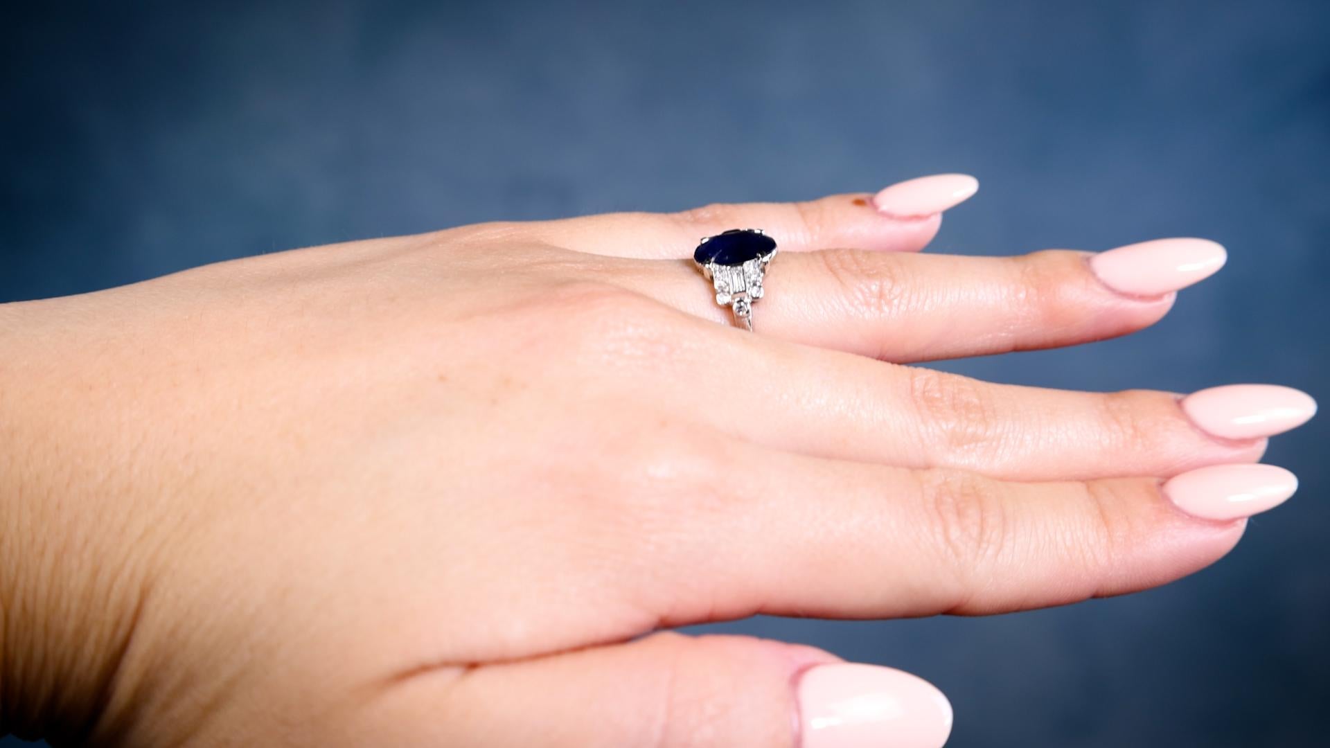 Art Deco GIA 2.79 Carat Ceylon Sapphire Diamond Platinum Ring In Good Condition For Sale In Beverly Hills, CA