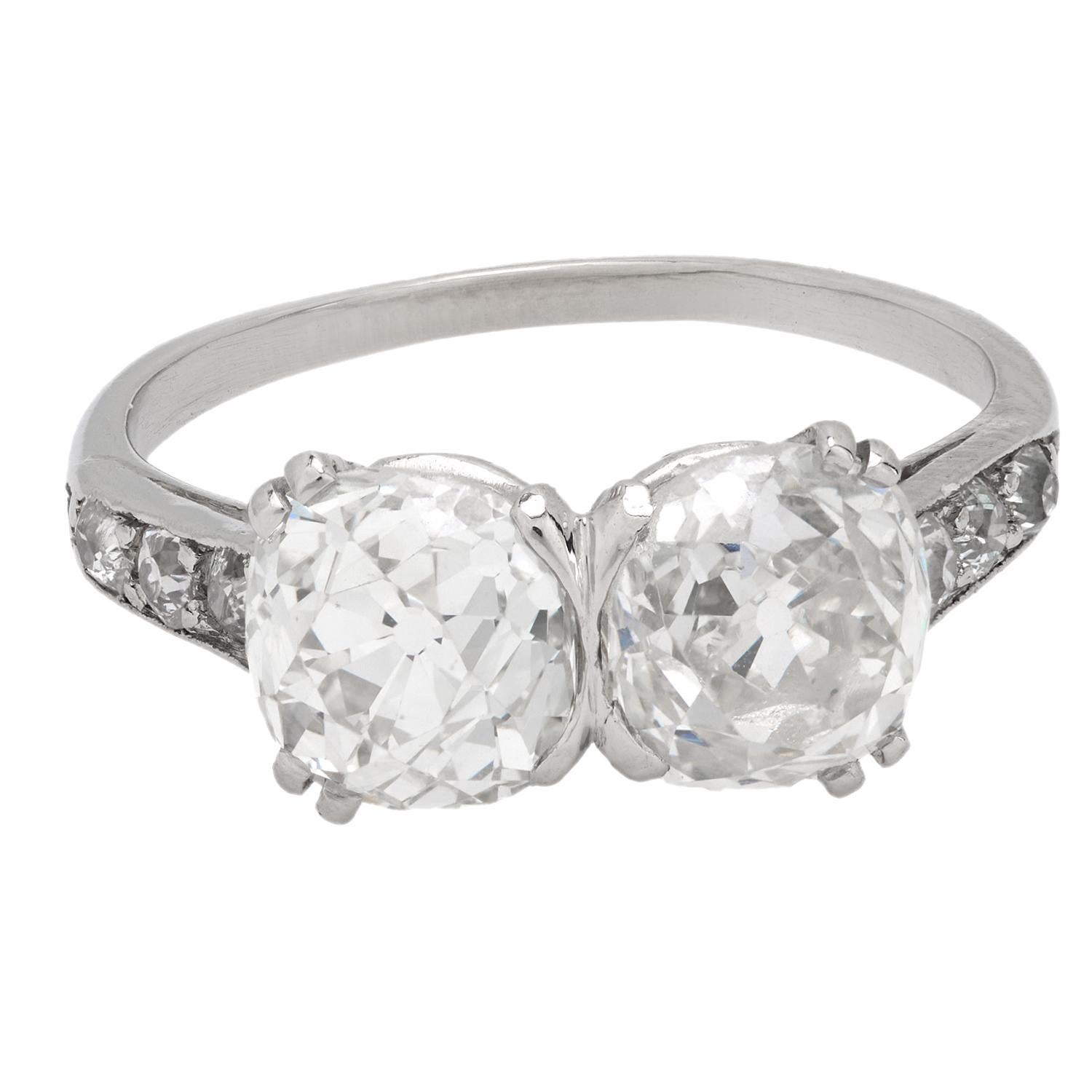 Taille vieille mine Bague de fiançailles Art déco en platine avec diamant taille ancienne de 2.95 carat, certifié GIA en vente