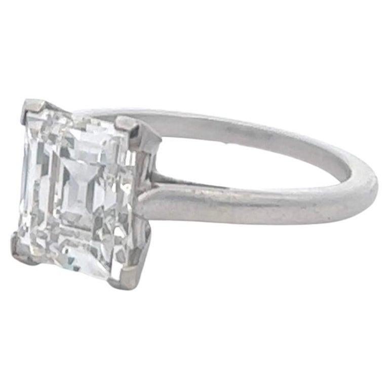 Women's or Men's Art Deco Gia 2.96 Carats Elongated Carré Cut Diamond Platinum Engagement Ring