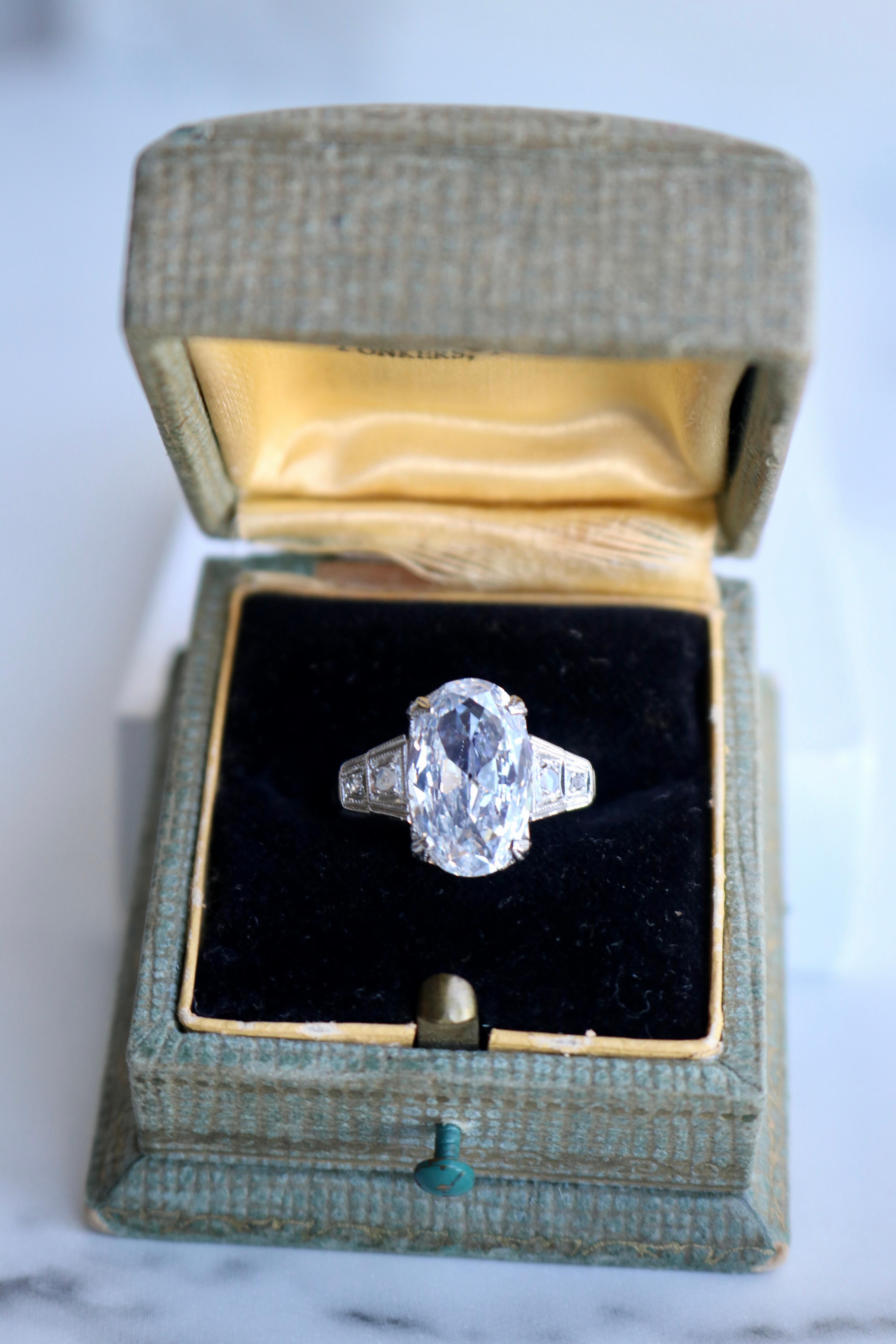 Art Deco GIA 3.00 Carat Oval Cut Diamond Platinum Ring 2