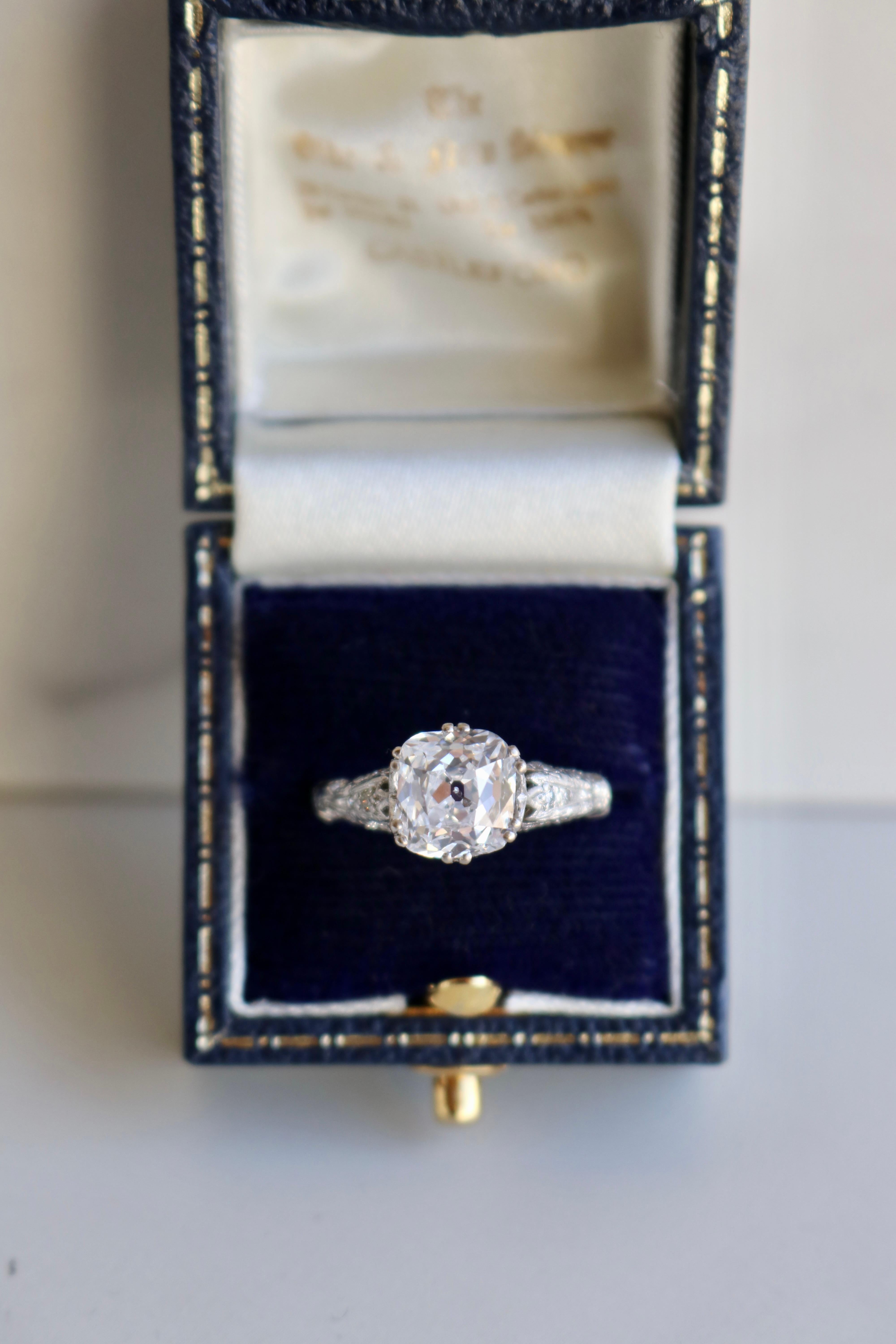 Art Deco GIA 3.01 Carats Old Mine Cut Diamond Platinum Engagement Ring For Sale 2