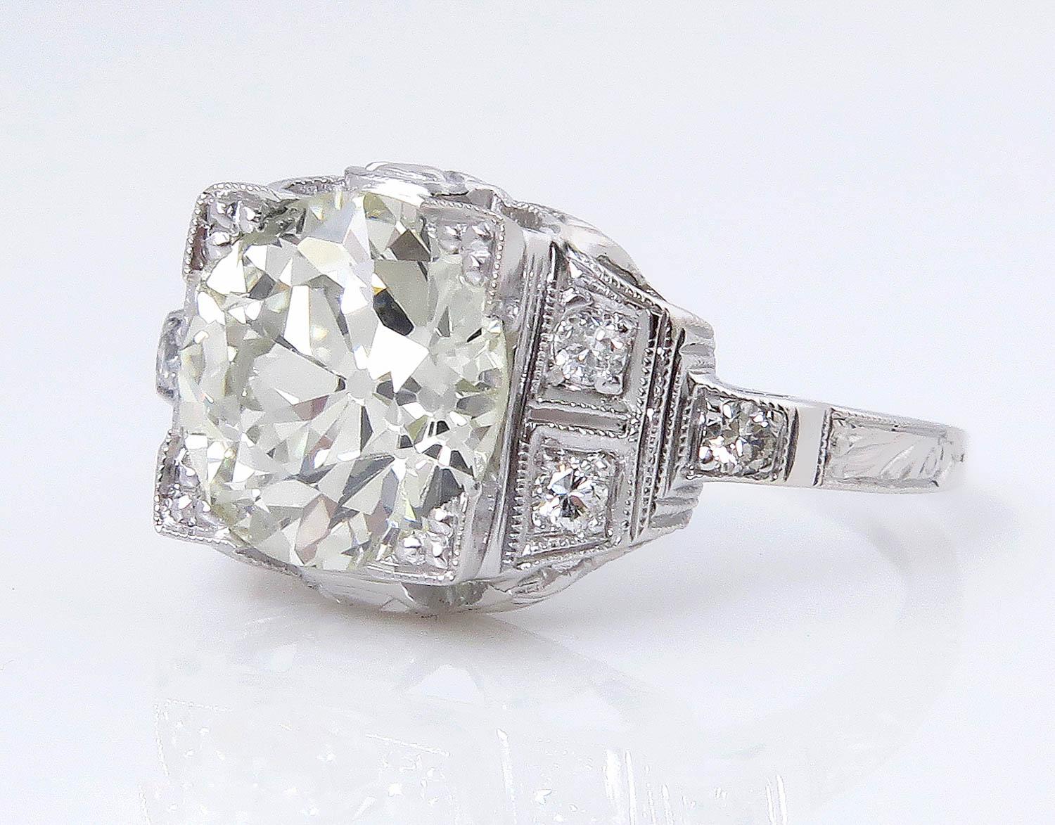 Art Deco GIA 3.05 Carat Old European Diamond Wedding Platinum Ring In Good Condition In New York, NY