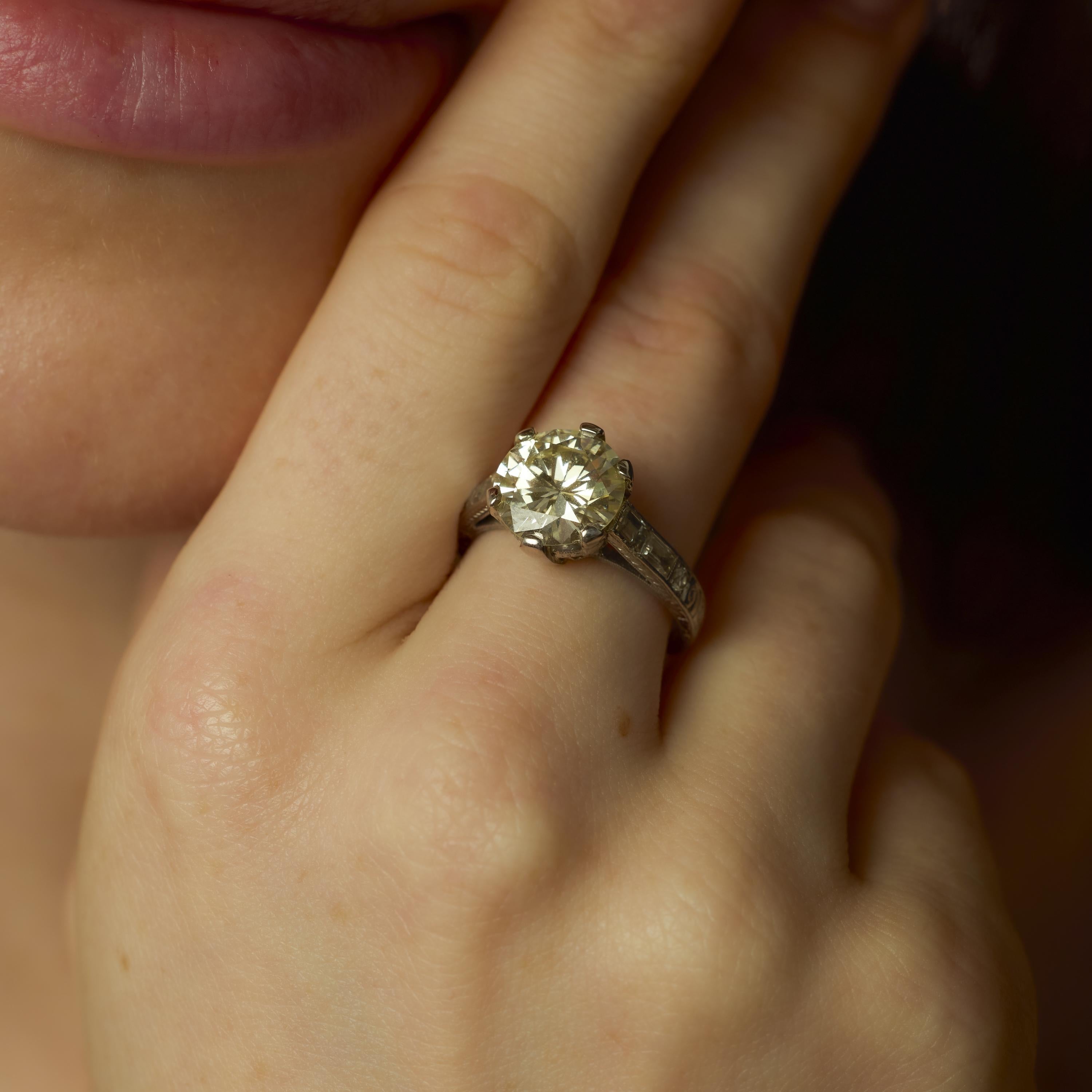 Anillo de compromiso Art Déco GIA 3.11 quilates diamante platino Corte brillante en venta