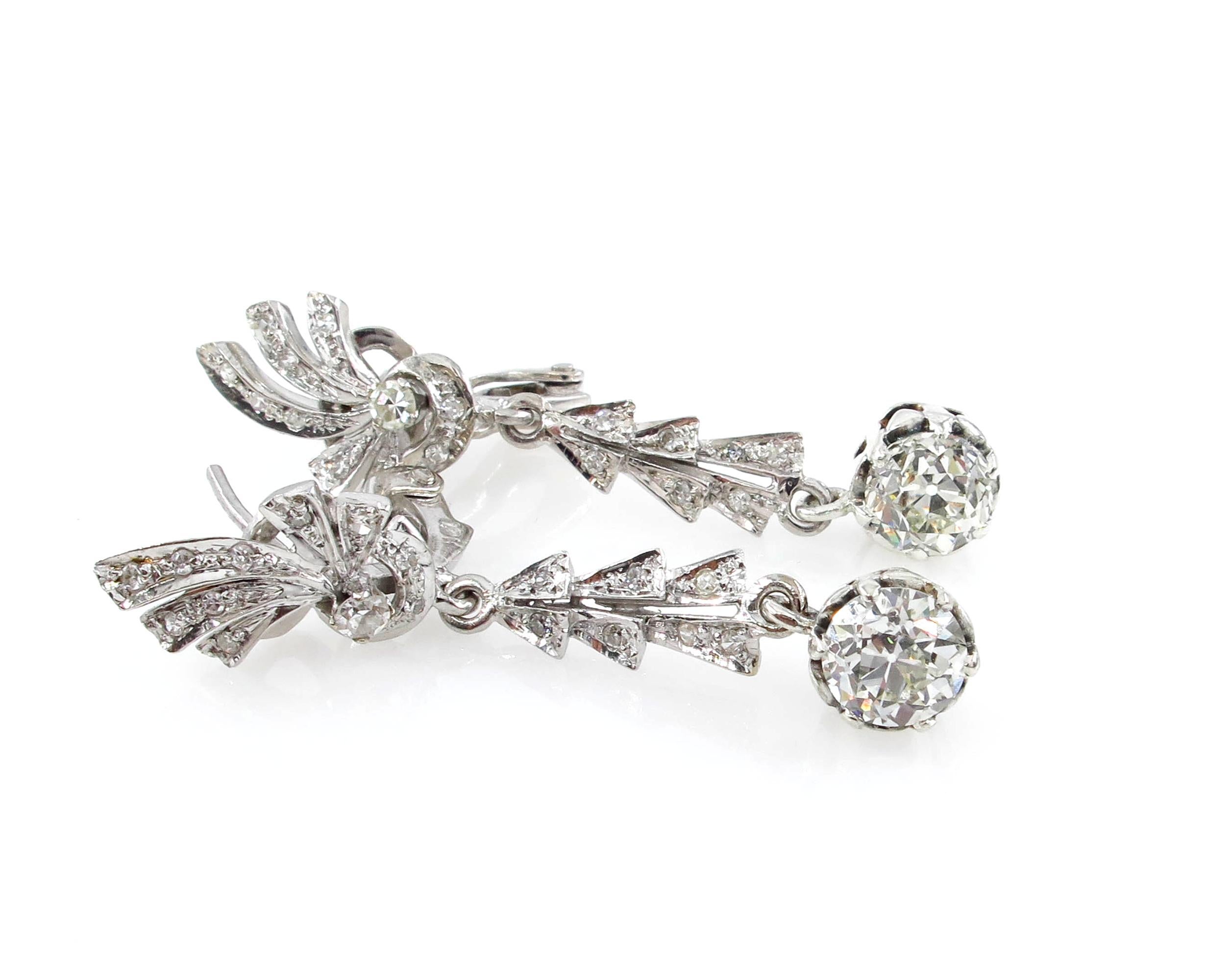 Art Deco GIA 3.25 Carat Old European Cut Diamond Drop Hanging 18 Karat Earrings 6