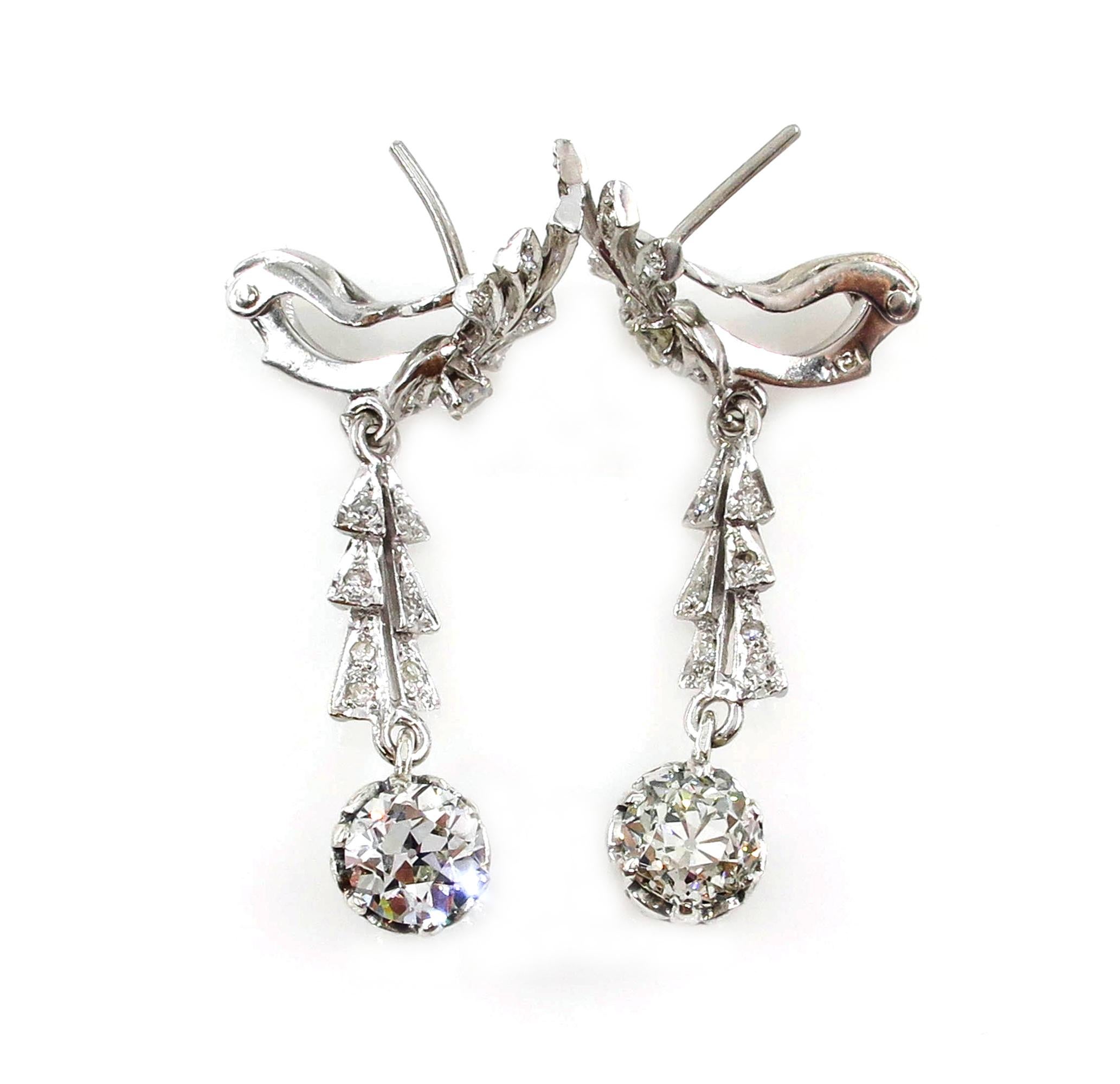 Art Deco GIA 3.25 Carat Old European Cut Diamond Drop Hanging 18 Karat Earrings 11