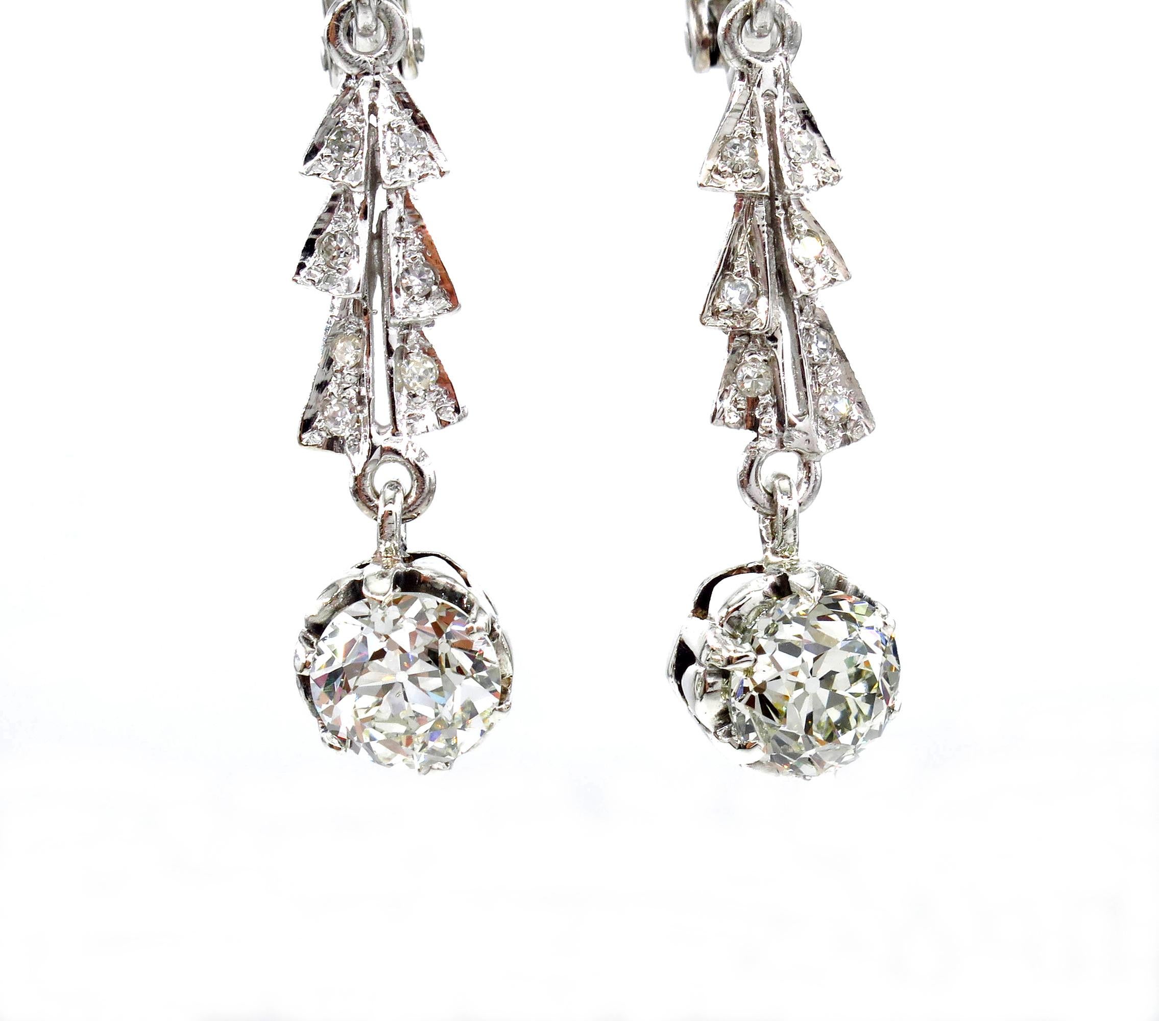 Art Deco GIA 3.25 Carat Old European Cut Diamond Drop Hanging 18 Karat Earrings 1