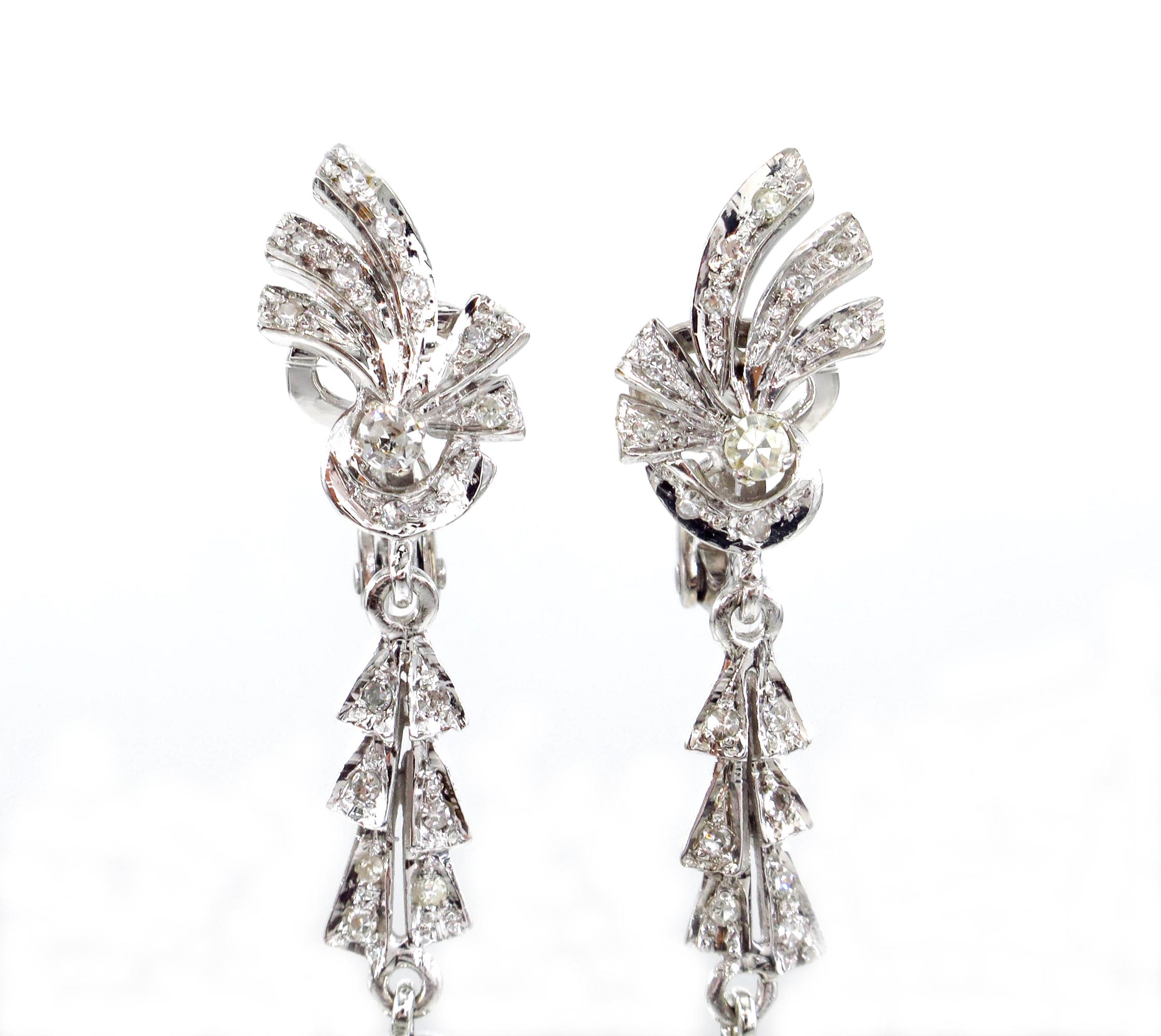 Art Deco GIA 3.25 Carat Old European Cut Diamond Drop Hanging 18 Karat Earrings 2