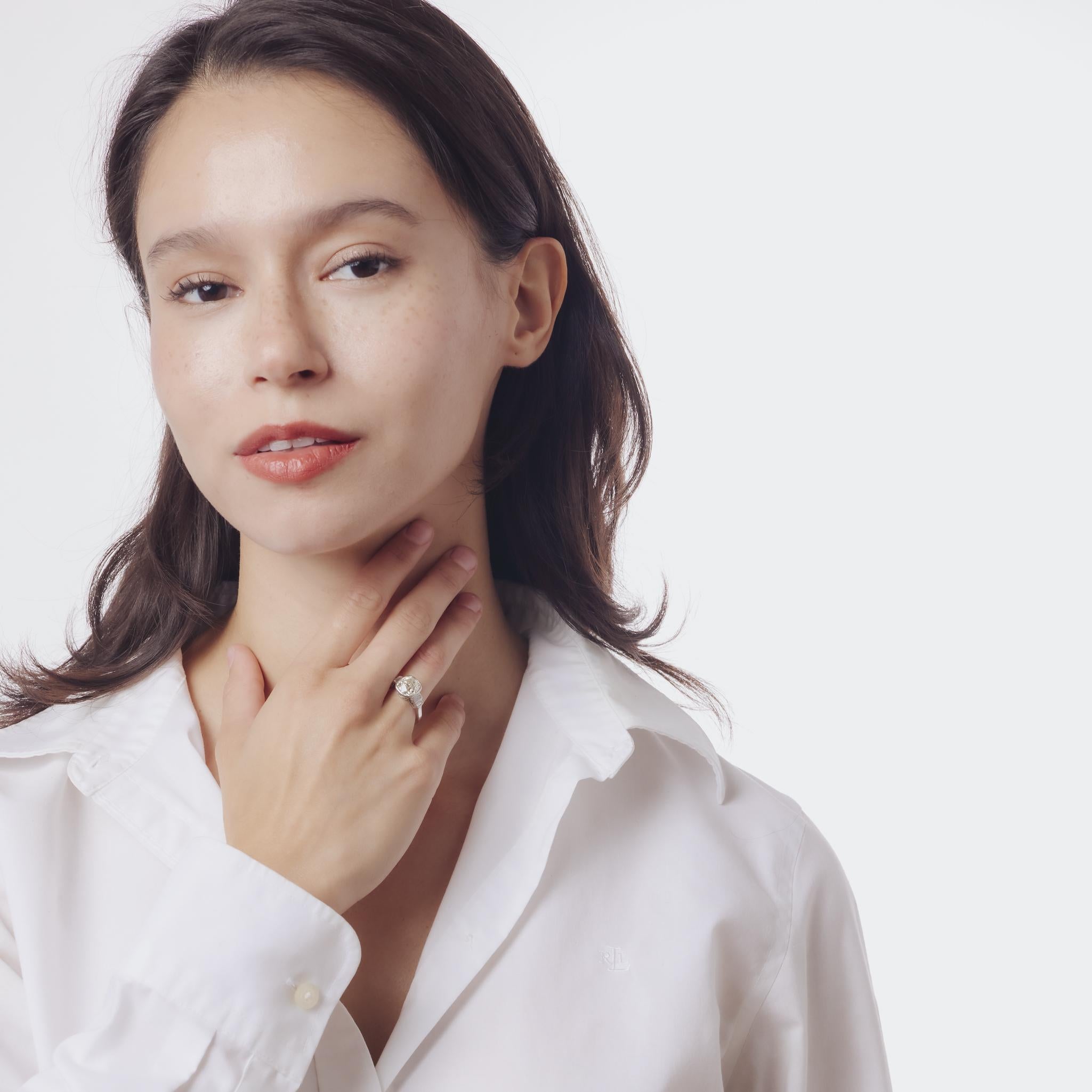 Taglio vecchia miniera Anello di fidanzamento in platino Art Deco GIA da 3.29 carati con diamanti taglio old mine in vendita