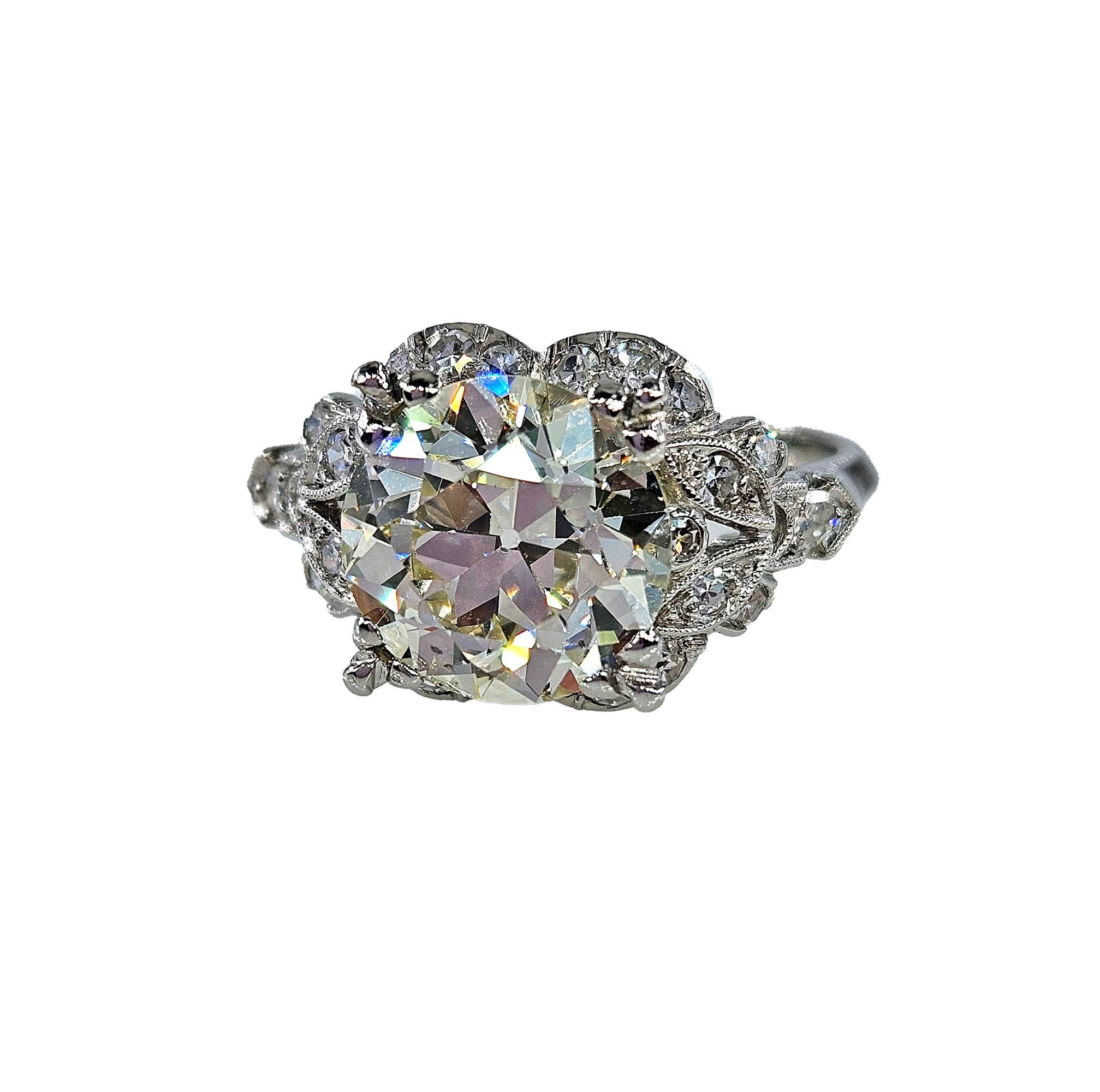 Art Deco GIA 3.34ctw Old EUROPEAN Cut Diamond Engagement Vintage Platinum Ring , Circa 1930

Cette bague de fiançailles Art déco originale, à la fois impressionnante, exquise et classique, a été fabriquée à la main en platine. 
Ce magnifique