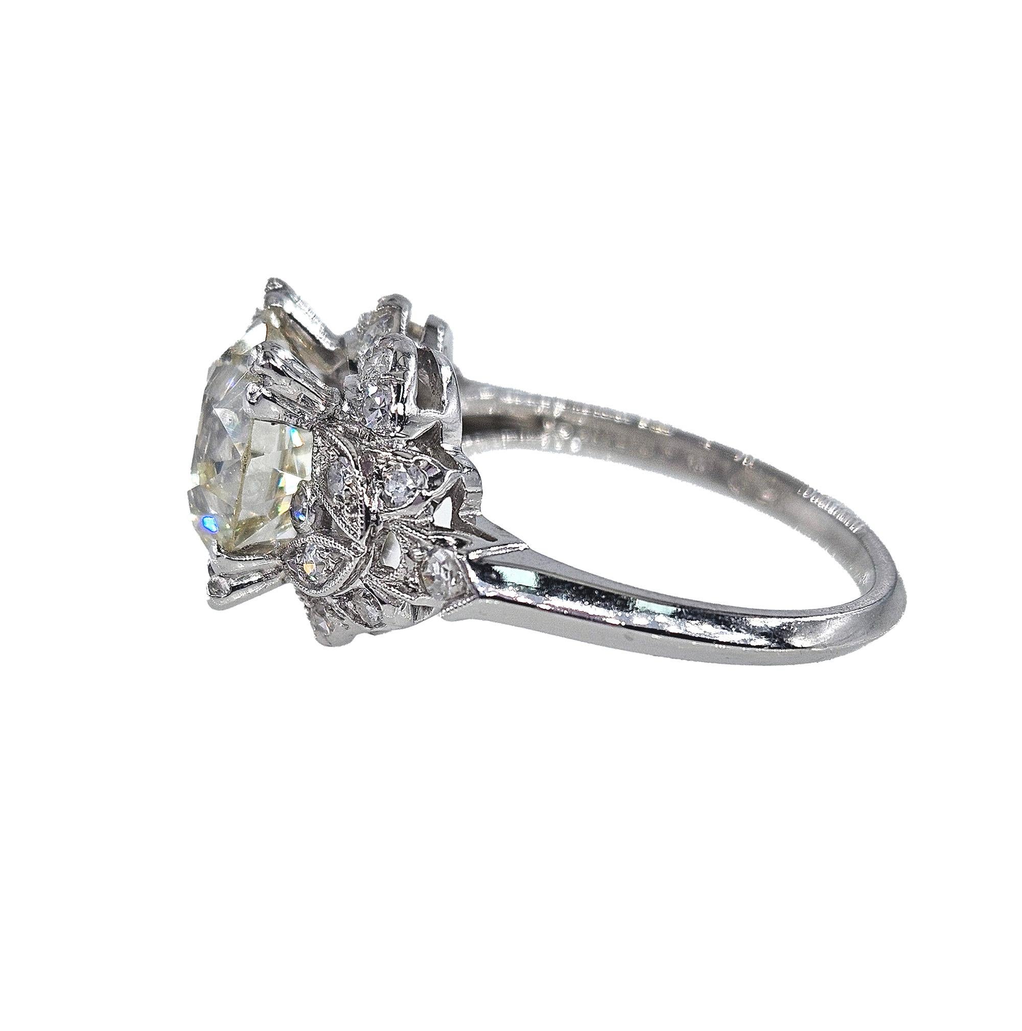 Taille vieille Europe Art déco GIA 3.34ctw Vieux  Bague de fiançailles en platine avec diamant , Circa 1930 en vente
