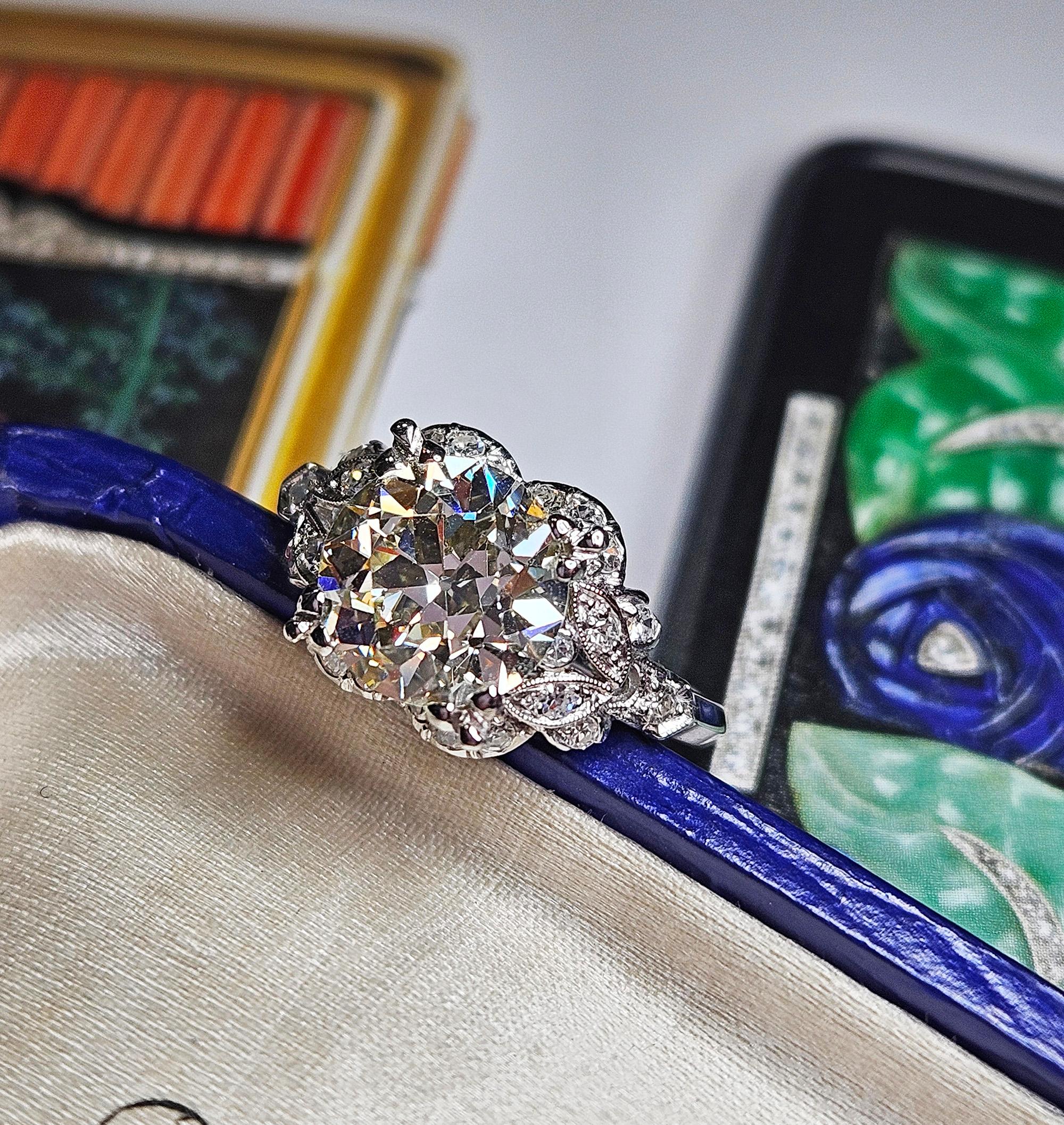Art déco GIA 3.34ctw Vieux  Bague de fiançailles en platine avec diamant , Circa 1930 en vente 2