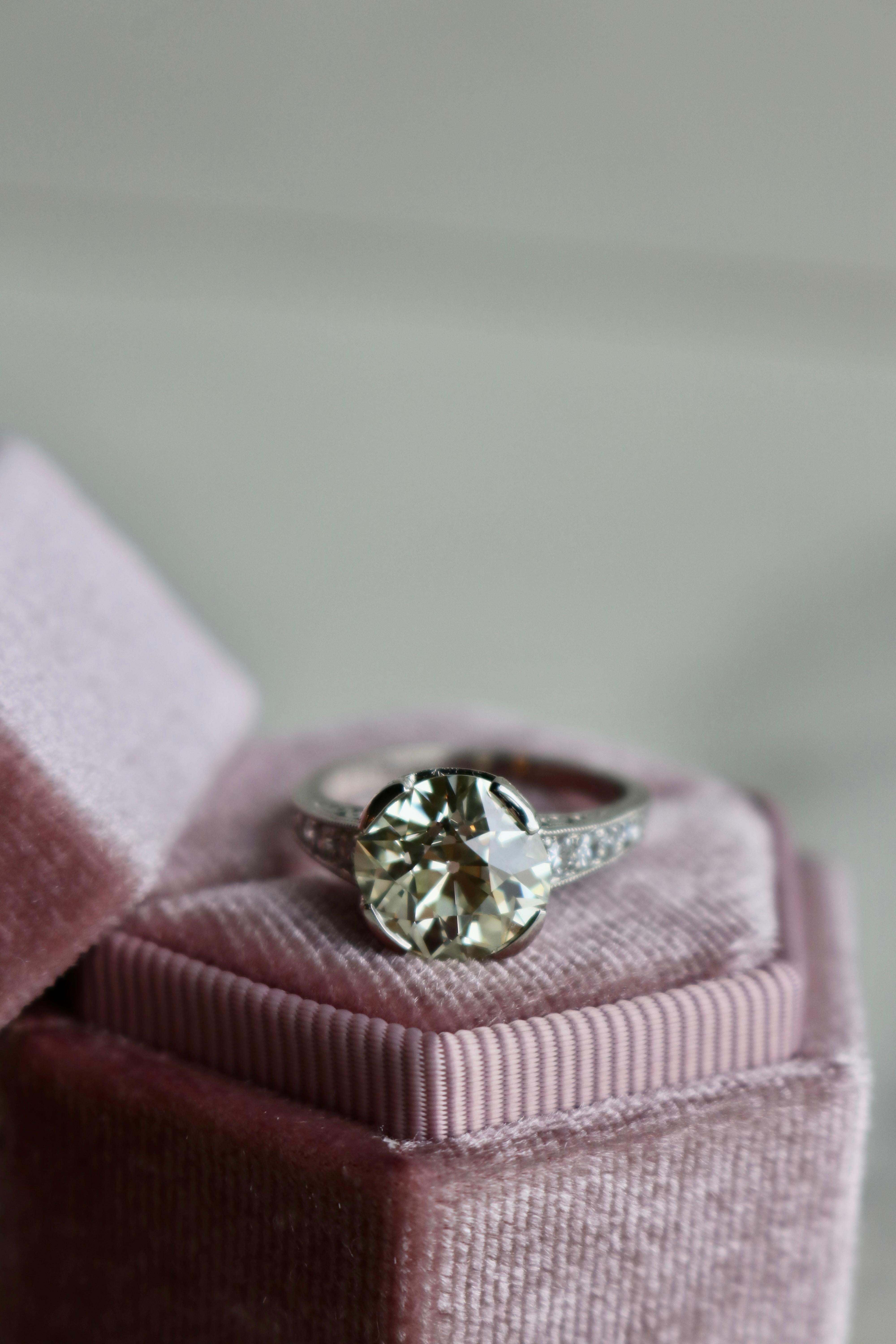 Art Deco GIA 3.35 Carat Old Mine Cut Diamond Ring For Sale 2