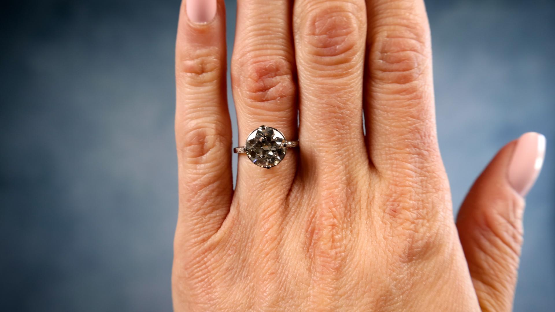 Art Deco GIA 3.42 Carat Old European Cut Diamond Platinum Ring In Good Condition In Beverly Hills, CA