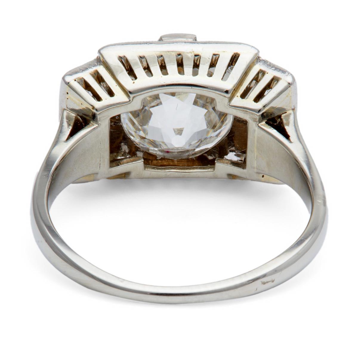 Art Deco GIA 3.56 Carats Old Mine Cut Diamond 18k White Gold Ring For Sale 2