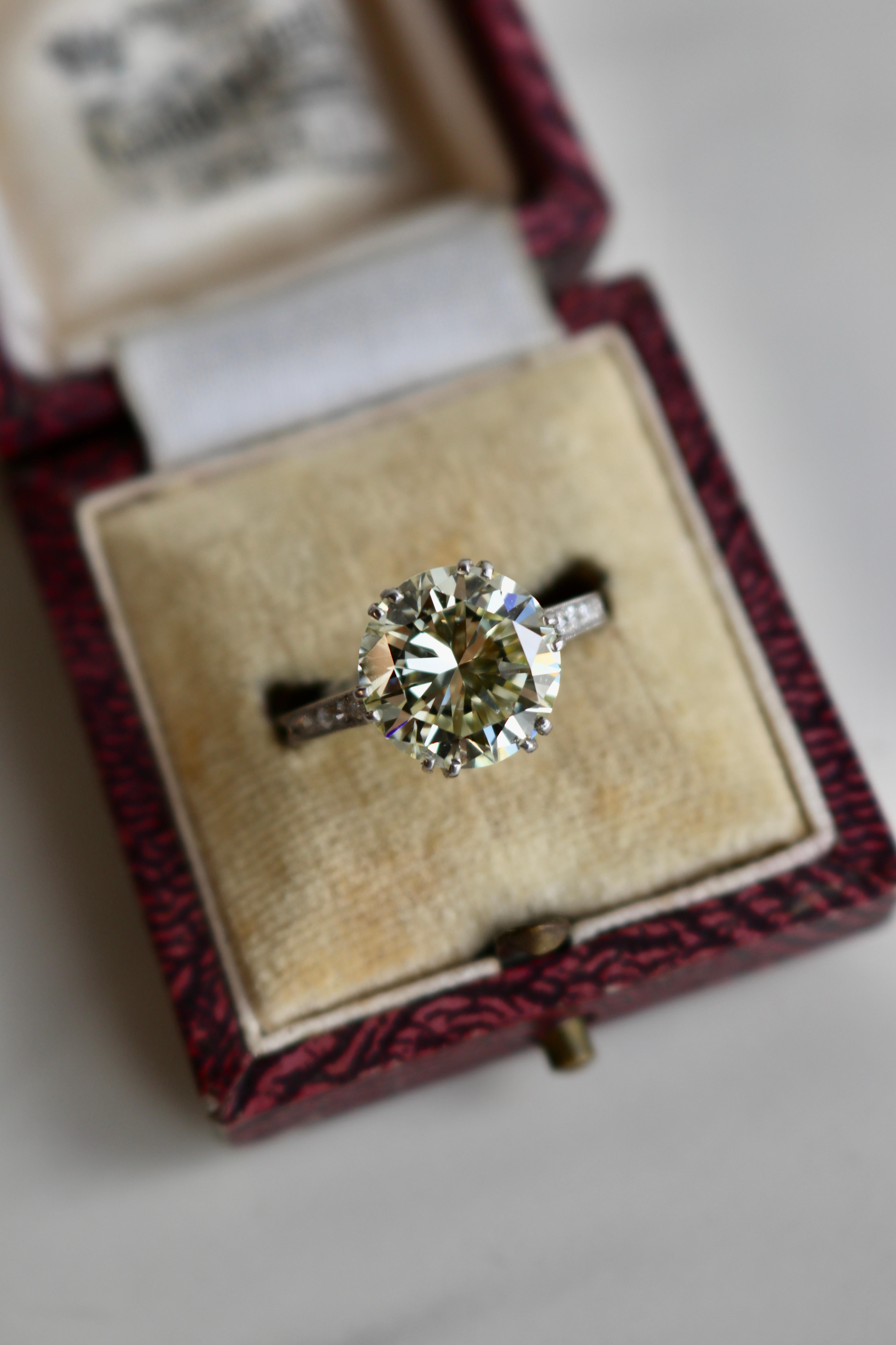 Art Deco GIA 4.18 Carat Round Brilliant Cut Diamond Platinum Ring For Sale 1