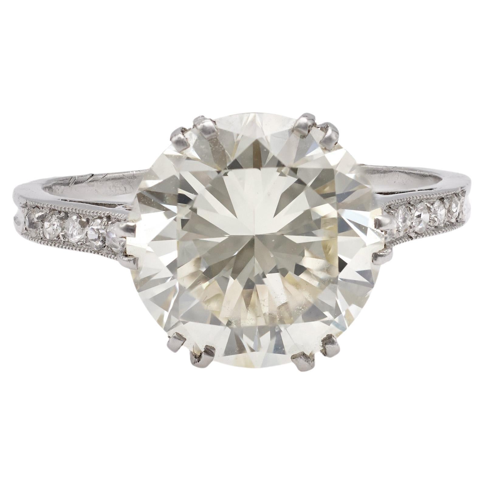 Art Deco GIA 4.18 Carat Round Brilliant Cut Diamond Platinum Ring en vente
